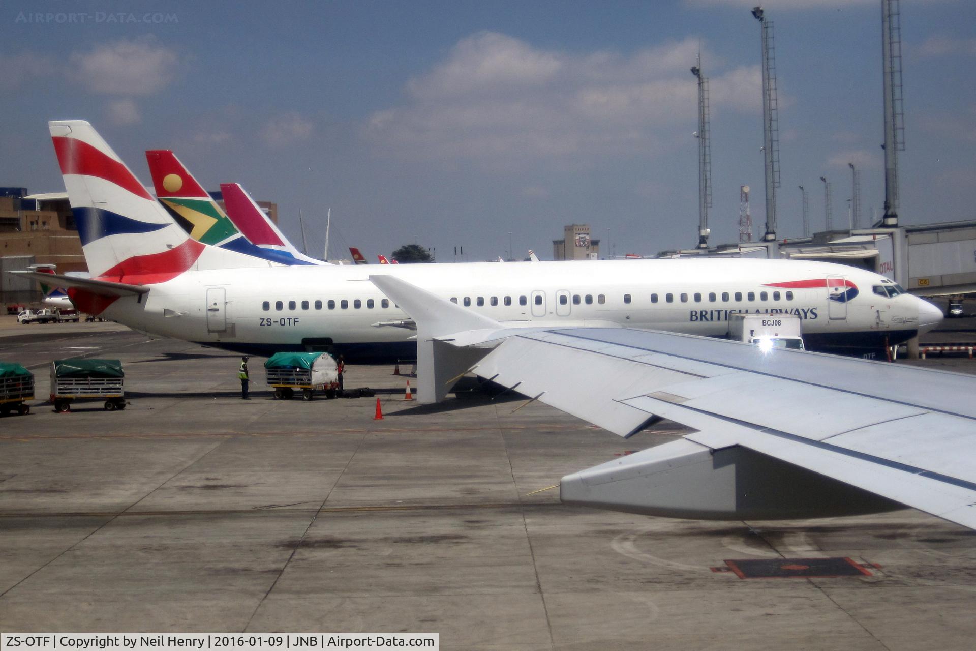 ZS-OTF, 1991 Boeing 737-436 C/N 25305, Taken from arriving plane at Terminal 'A' Jo'burg