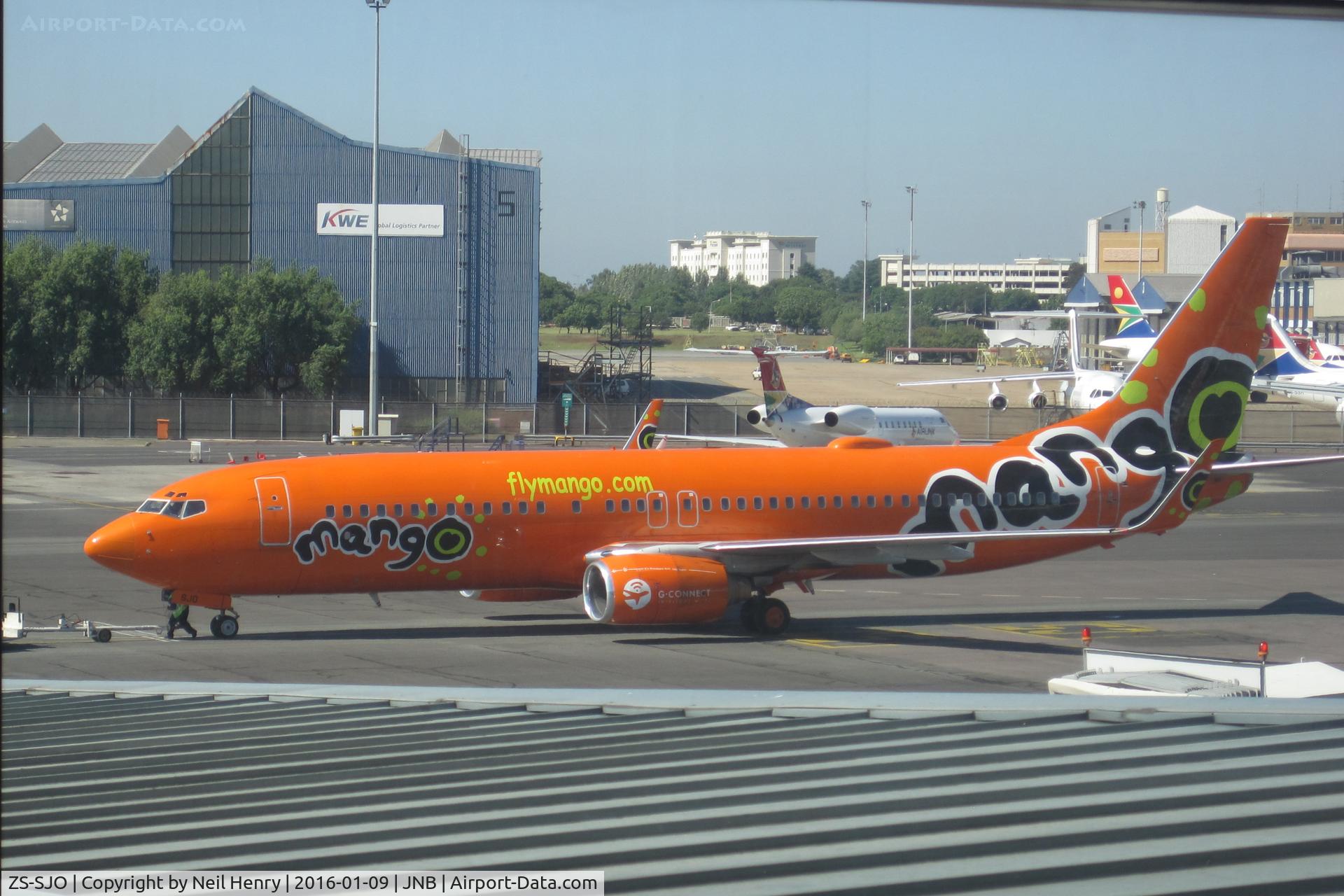 ZS-SJO, 2001 Boeing 737-8BG C/N 32357, Taken from Terminal 'B' at Jo'burg -in Mango colours