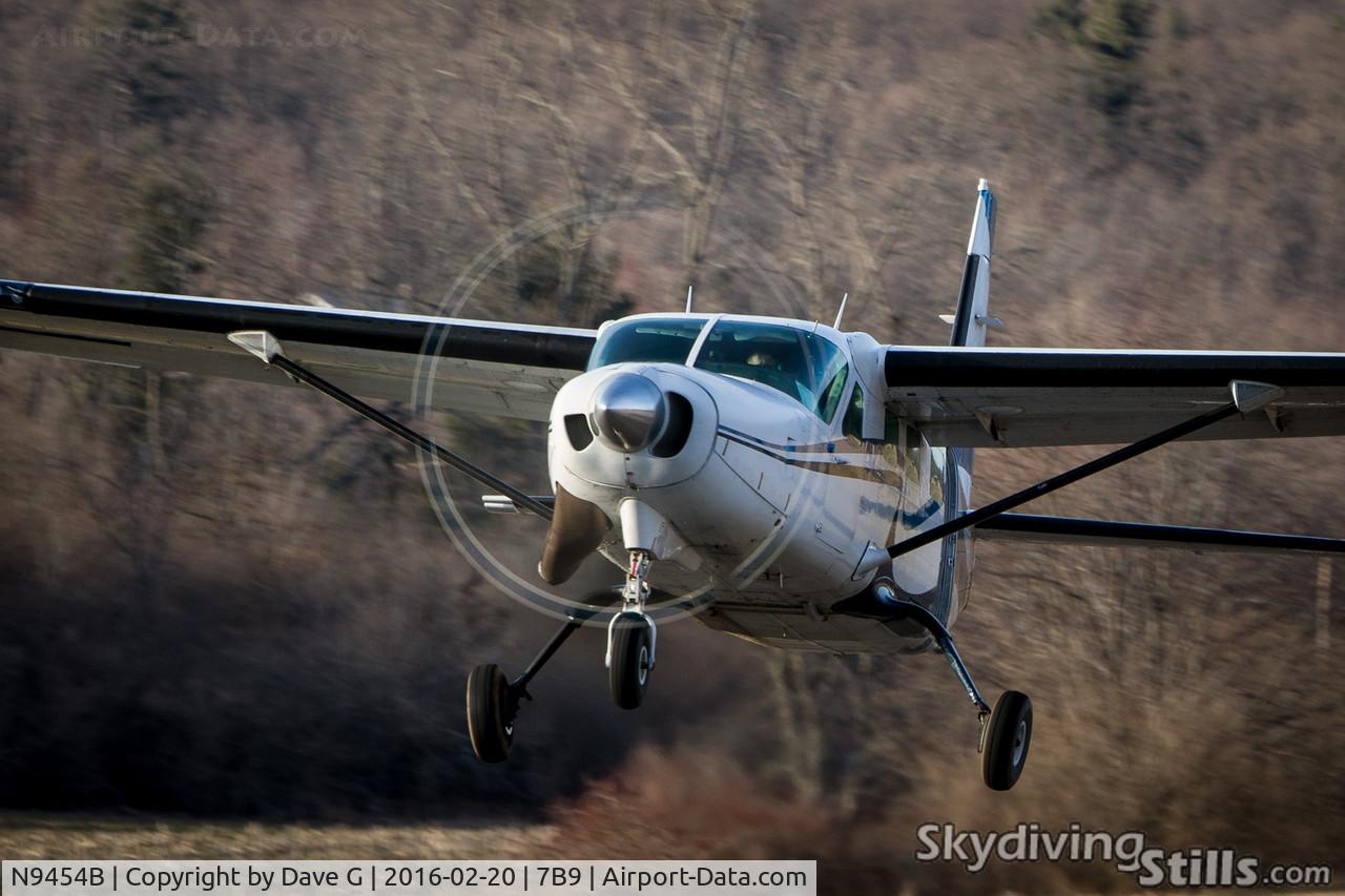 N9454B, 1988 Cessna 208B Grand Caravan C/N 208B0072, Departing Ellington, CT