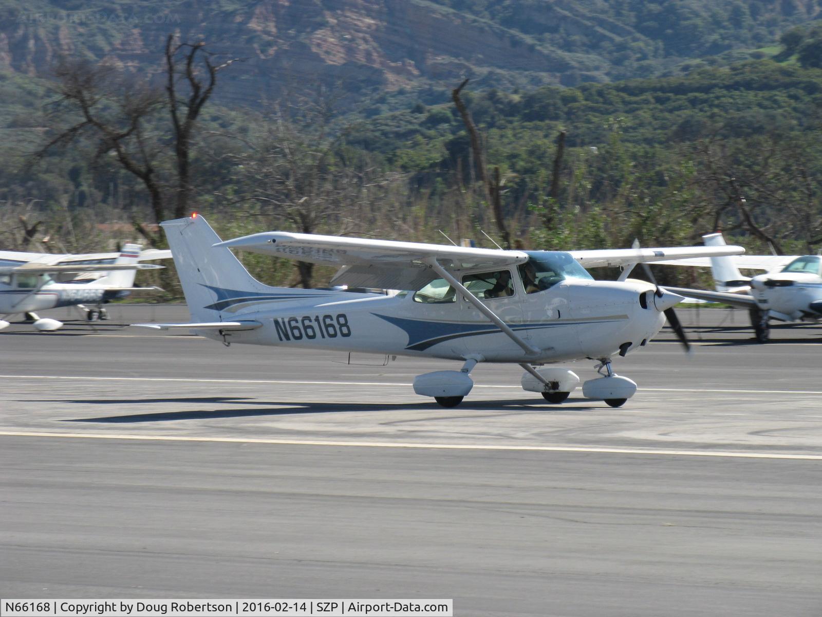 N66168, 1983 Cessna 172P C/N 17275974, 1983 Cessna 172P SKYHAWK, Lycoming O-320-D2J 160 Hp, landing roll Rwy 22