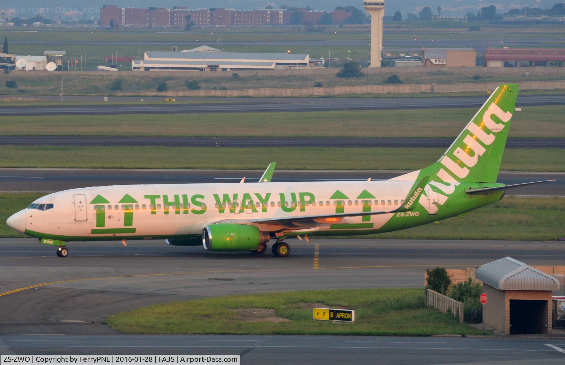 ZS-ZWO, 1998 Boeing 737-8K2 C/N 28373, This way up arriving in JNB during sunset.