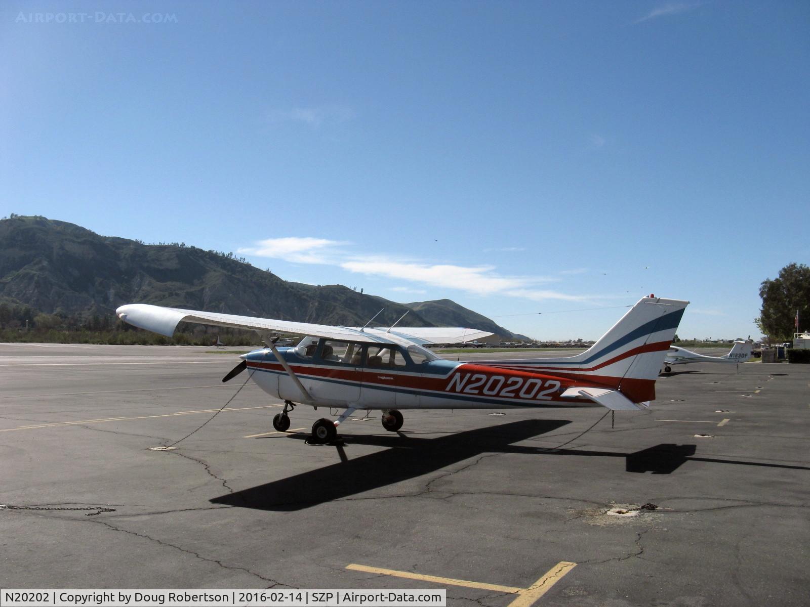 N20202, 1972 Cessna 172M C/N 17261092, 1972 Cessna 172M SKYHAWK, Lycoming O-320-E2D 150 Hp, Hoerner tips mod, on transient line