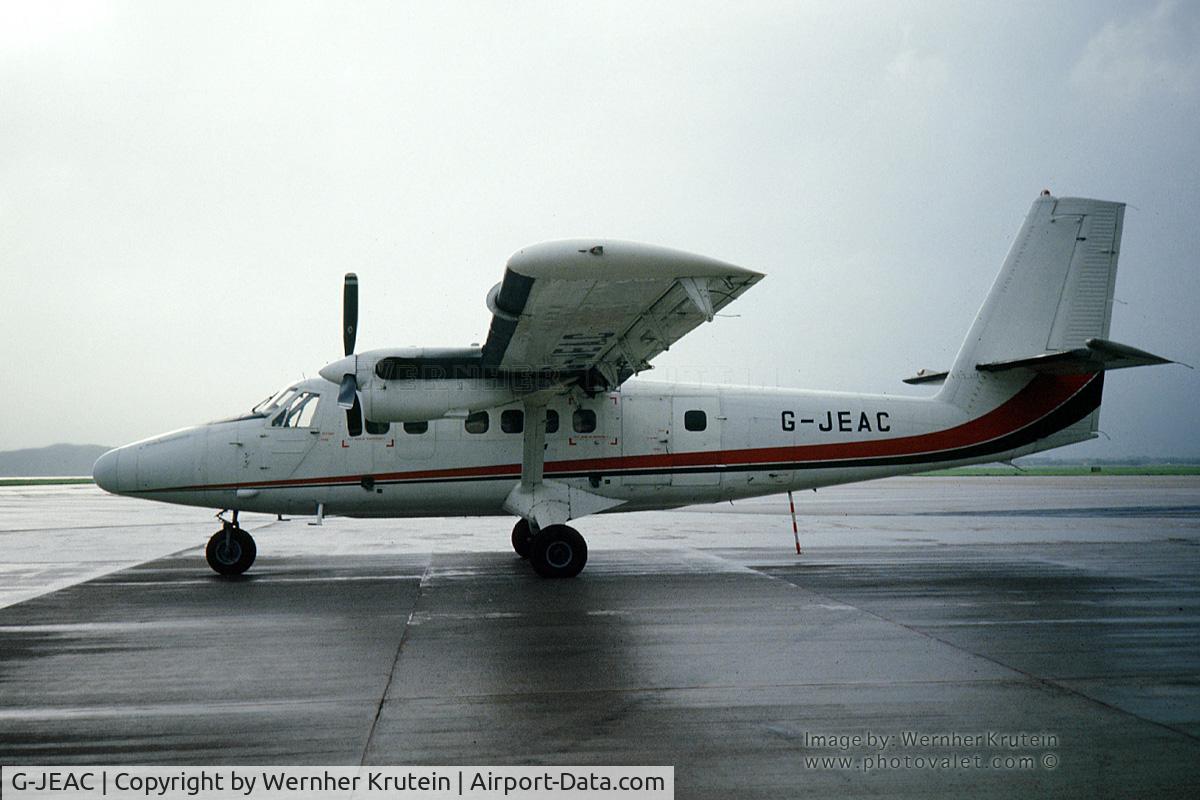 G-JEAC, 1979 De Havilland Canada DHC-6-310 Twin Otter C/N 617, G-JEAC resting