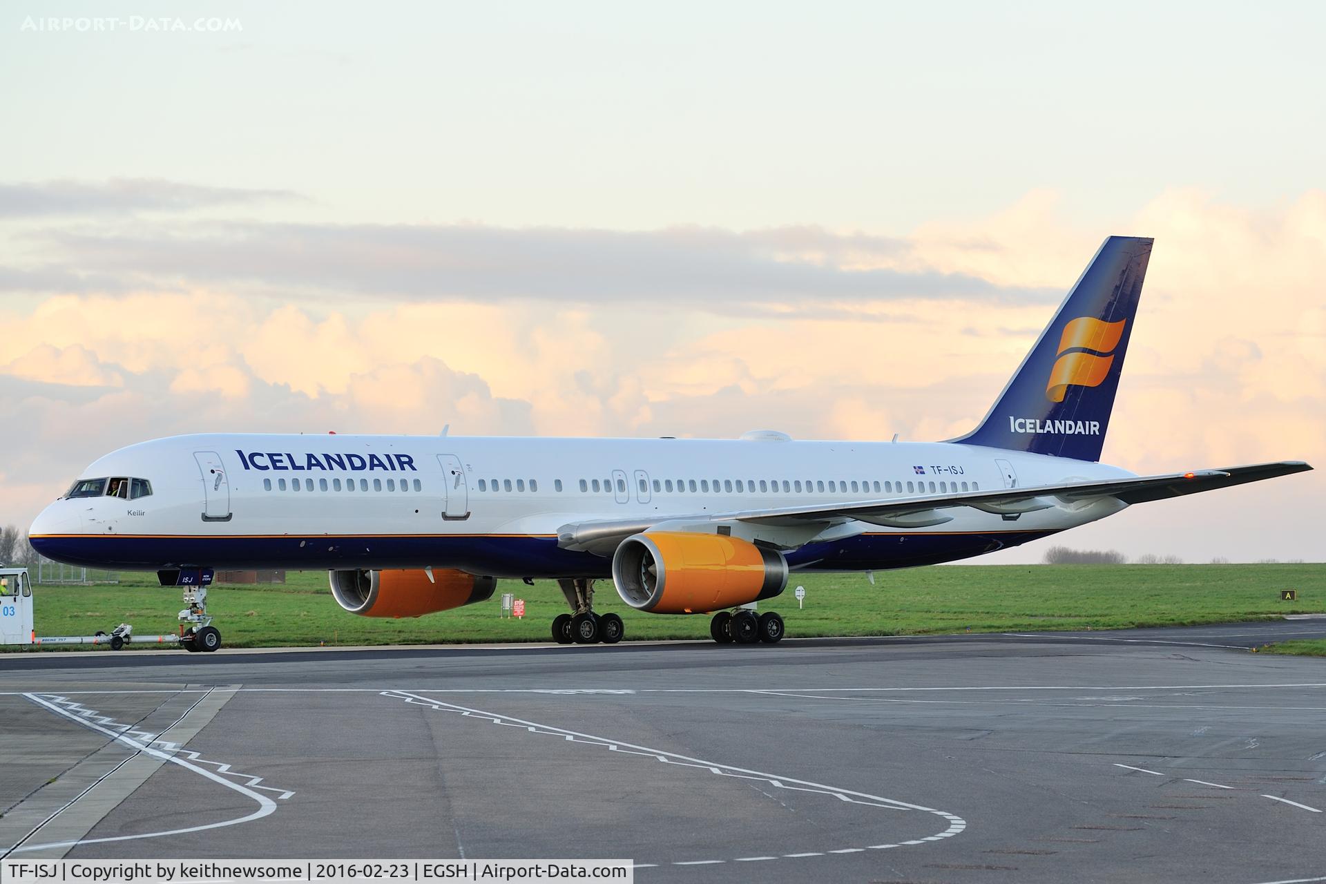 TF-ISJ, 1999 Boeing 757-256 C/N 26249, Towed from re-spray, formerly with Ifly.