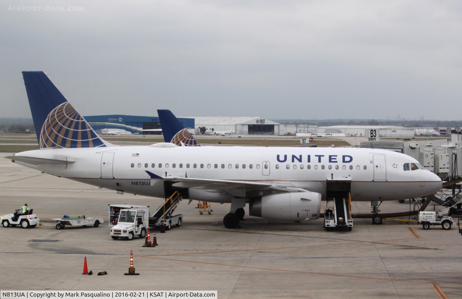 N813UA, 1998 Airbus A319-131 C/N 858, Airbus 319