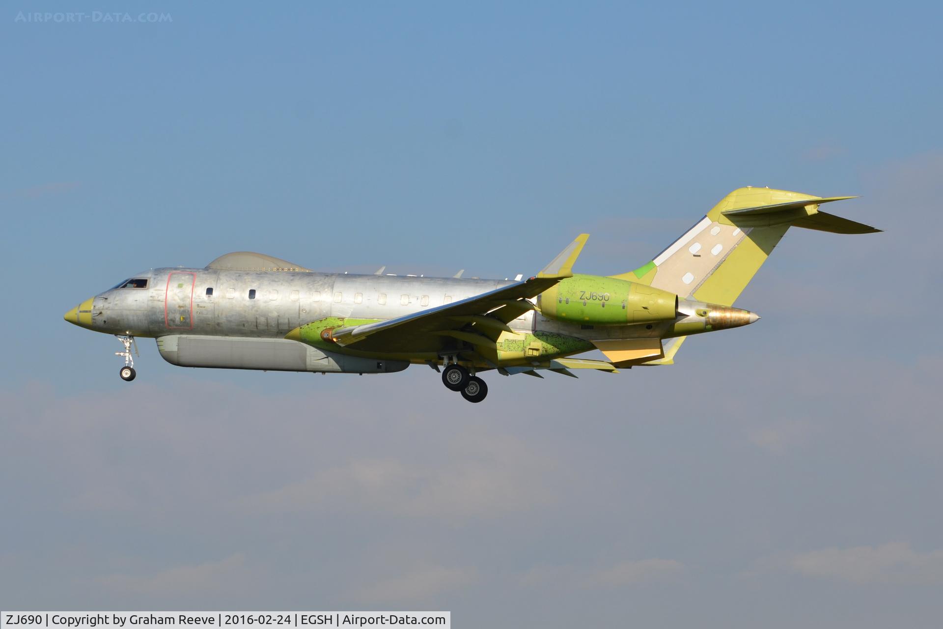 ZJ690, 2004 Bombardier BD-700-1A10 Sentinel R1 C/N 9107, Landing at Norwich.