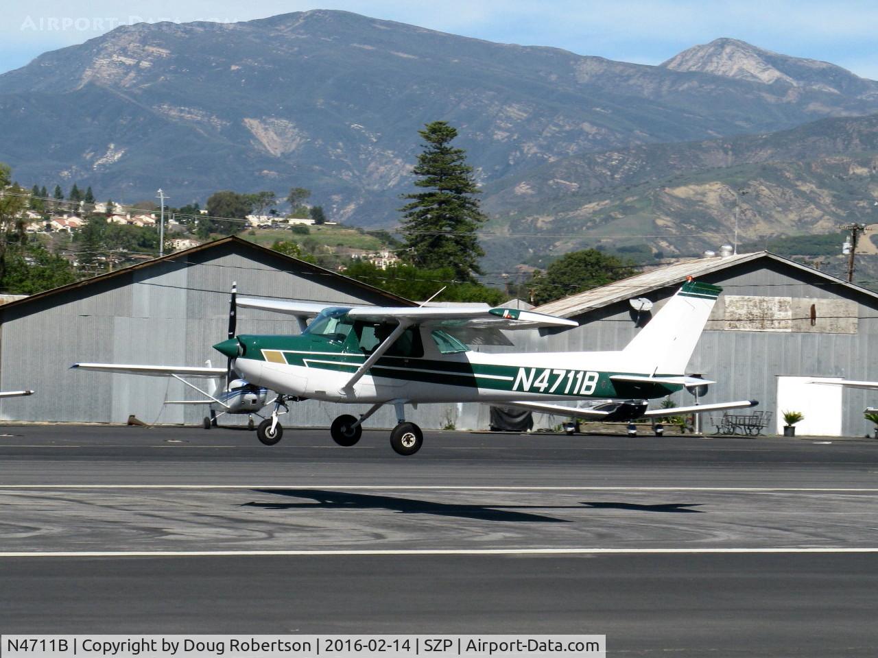 N4711B, 1979 Cessna 152 C/N 15283591, 1979 Cessna  152, Lycoming O-235 115 hp, landing Rwy 22