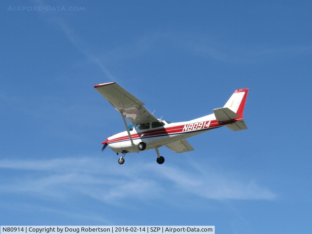 N80914, 1976 Cessna 172M C/N 17266799, 1976 Cessna 172m SKYHAWK, Lycoming O-320-E2D 150 Hp, another landing Rwy 22