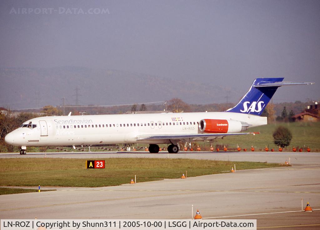 LN-ROZ, 1989 McDonnell Douglas MD-87 (DC-9-87) C/N 49608, Ready for take off...