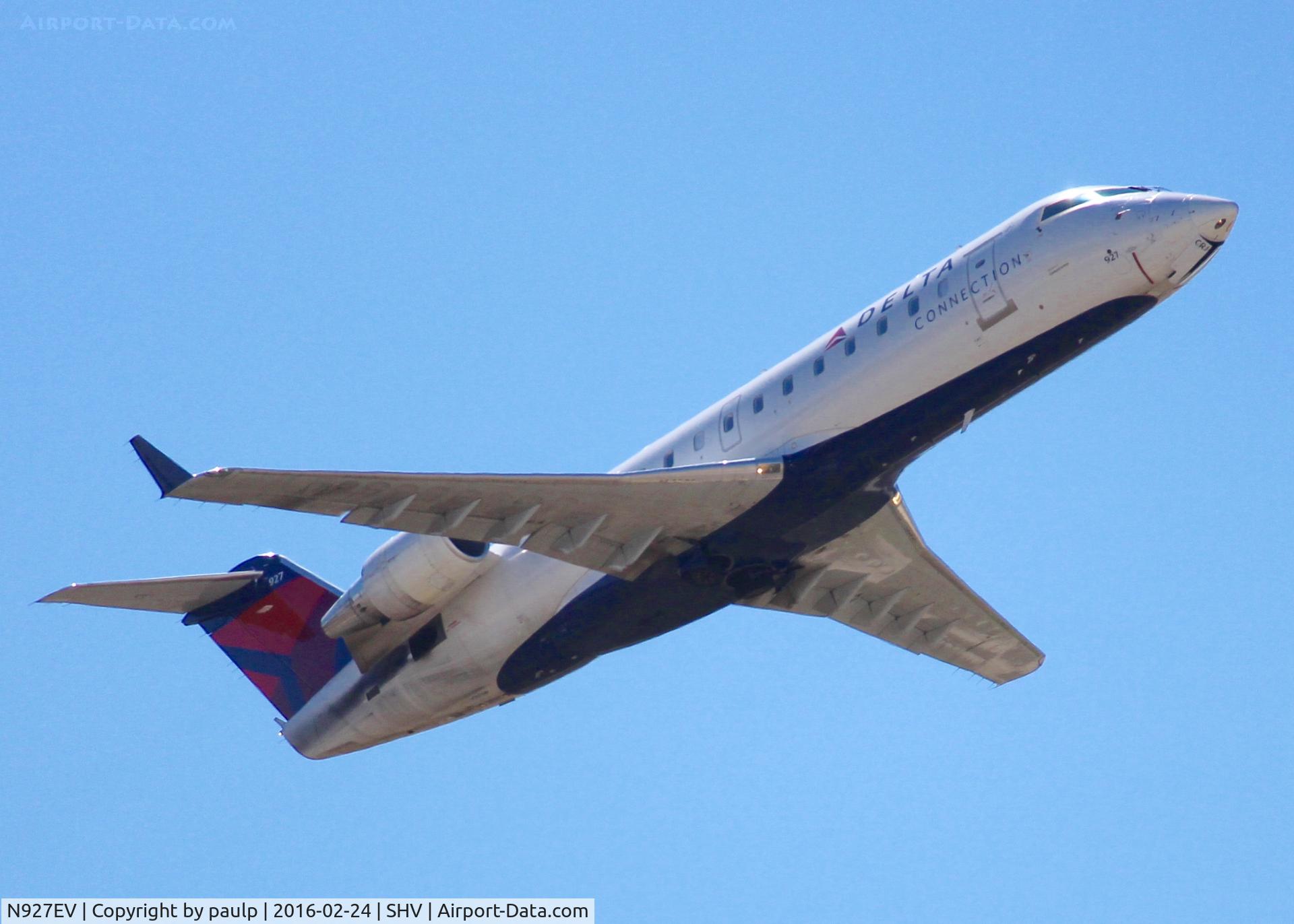 N927EV, 2003 Bombardier CRJ-200ER (CL-600-2B19 C/N 7844, At Shreveport Regional.