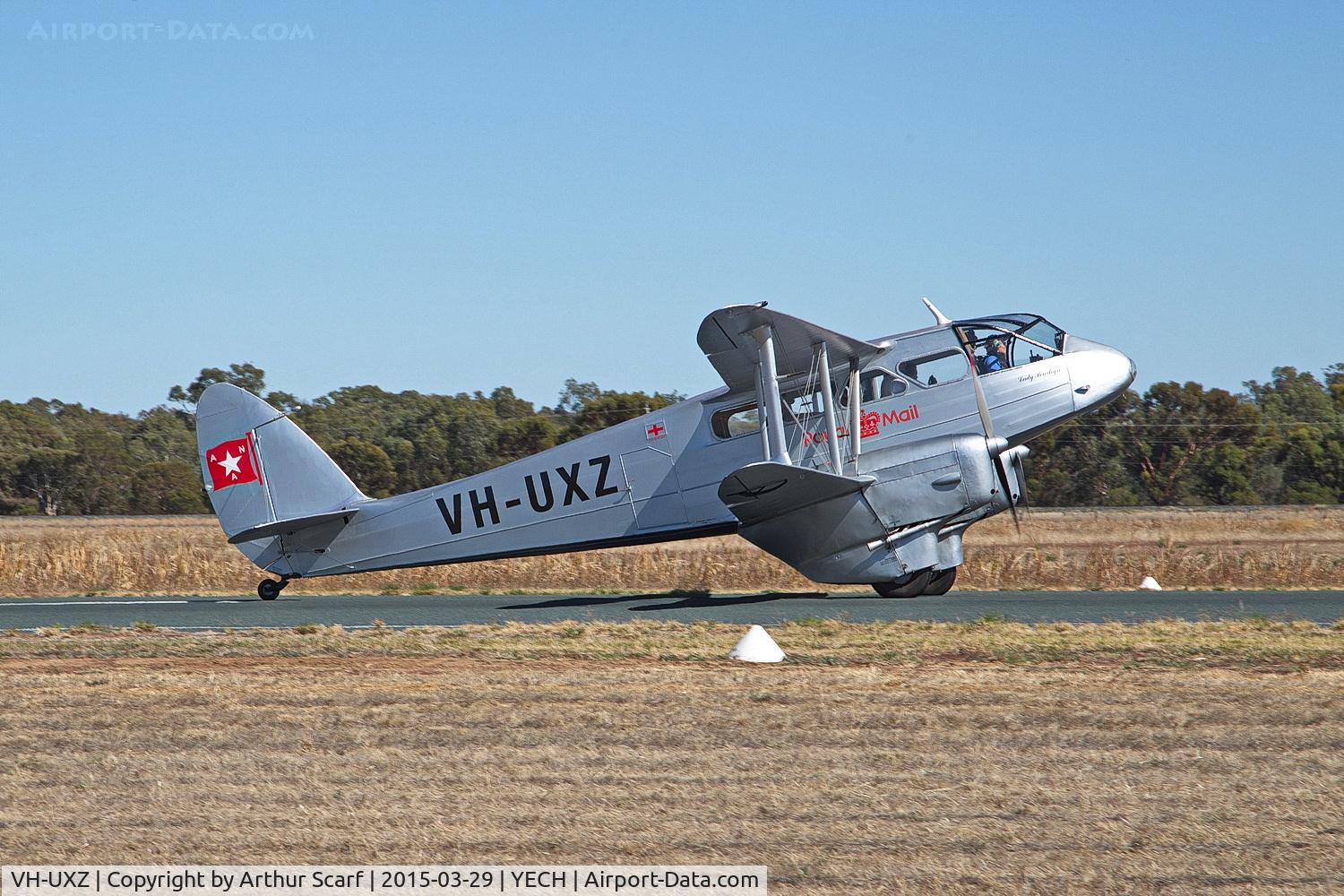 VH-UXZ, 1944 De Havilland DH-89A Dominie/Dragon Rapide C/N 6801, AAAA fly in Echuca 2015