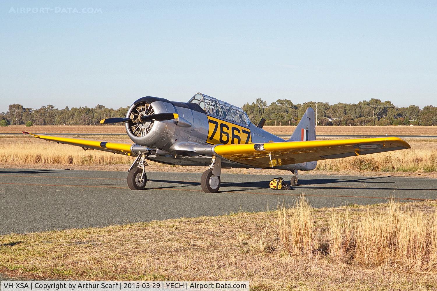 VH-XSA, 1944 North American SNJ-4 Texan C/N 88-09857, AAAA fly in Echuca 2015