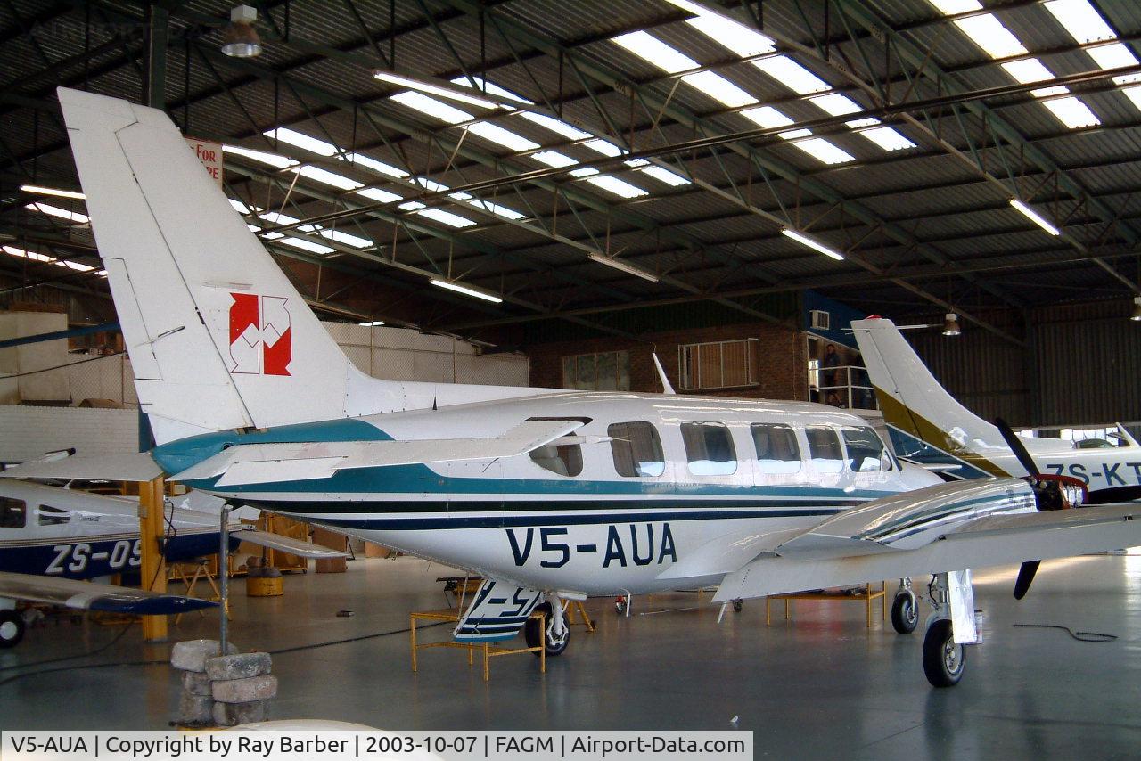 V5-AUA, 1978 Piper PA-31-350 Chieftain C/N 31-7852091, Piper PA-31-350 Navajo Chieftain [31-7852091] Johannesburg-Rand~ZS 07/10/2003