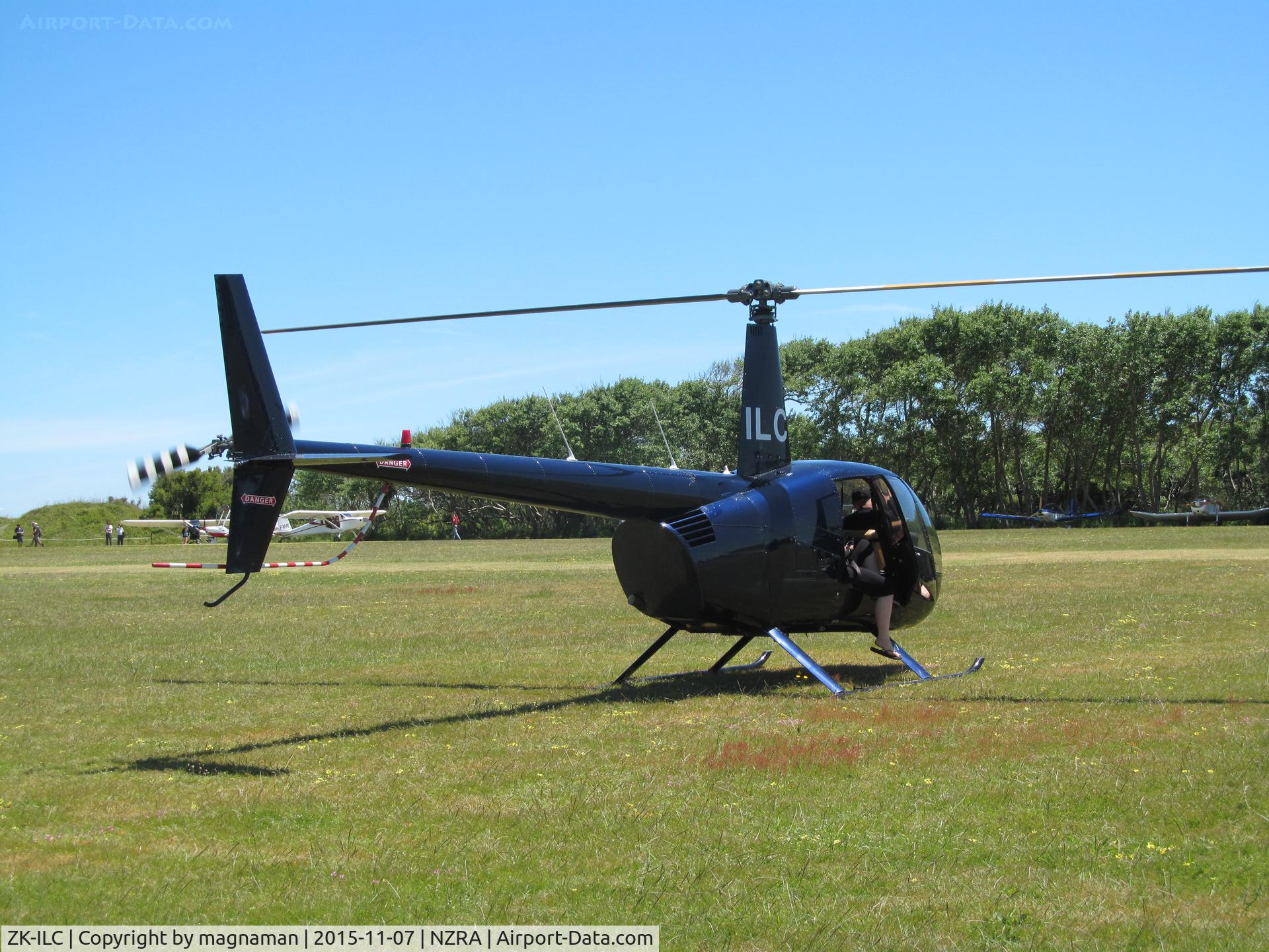 ZK-ILC, Robinson R44 C/N 0172, at Raglan for fly-in