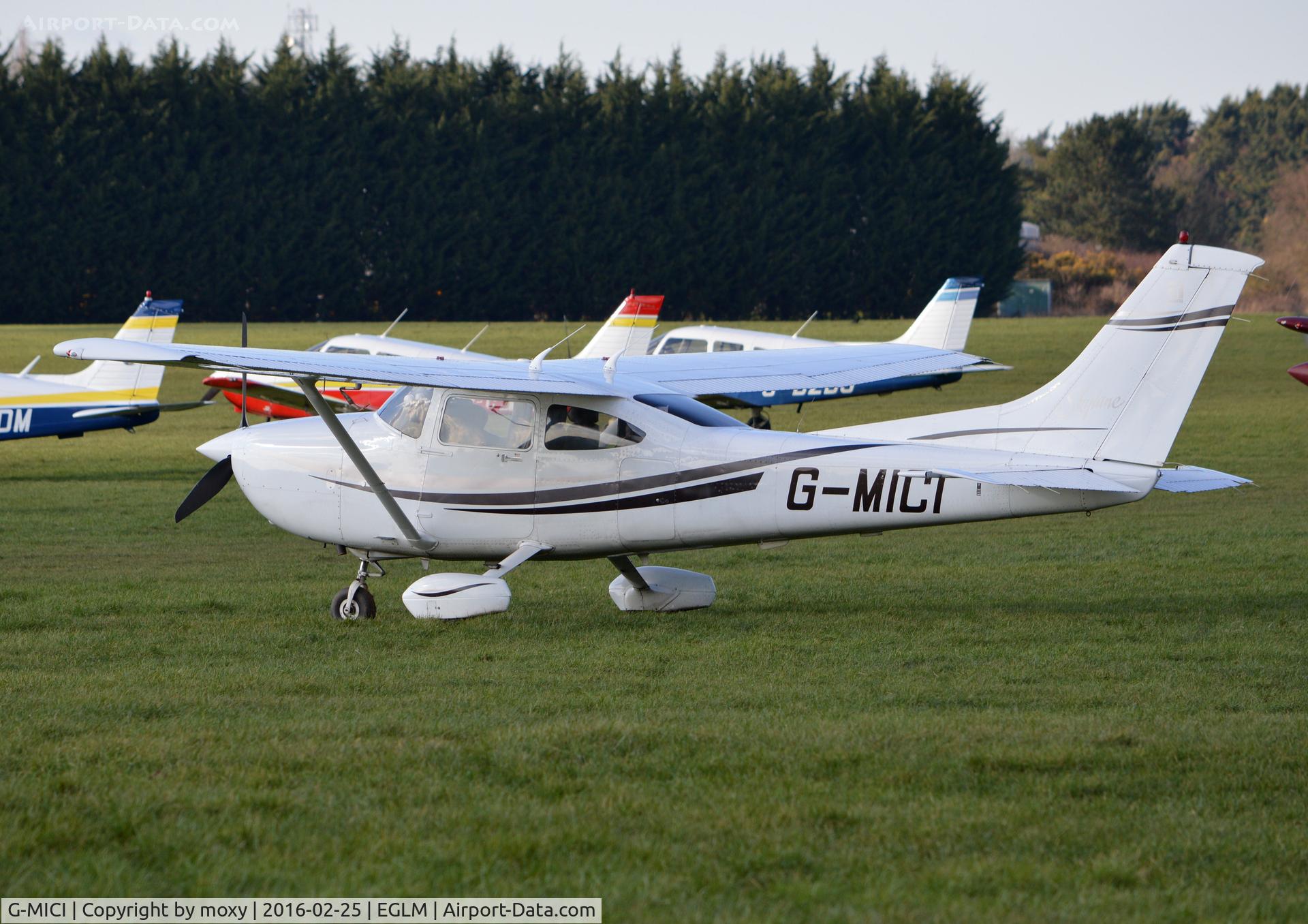 G-MICI, 1999 Cessna 182S Skylane C/N 182-80546, Cessna 182S Skylane at White Waltham.