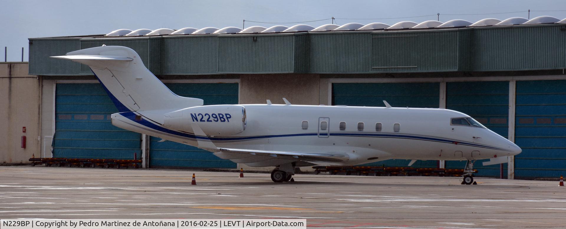 N229BP, 2008 Bombardier Challenger 300 (BD-100-1A10) C/N 20223, Foronda - Vitoria-Gasteiz - España