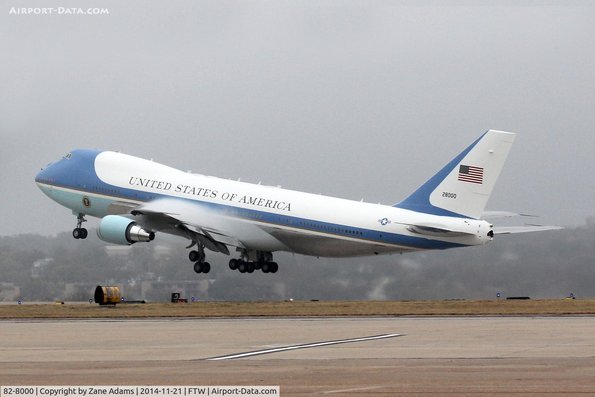 82-8000, 1987 Boeing VC-25A (747-2G4B) C/N 23824, USAF VC-25A departing Fort Worth after receiving a new paint job.