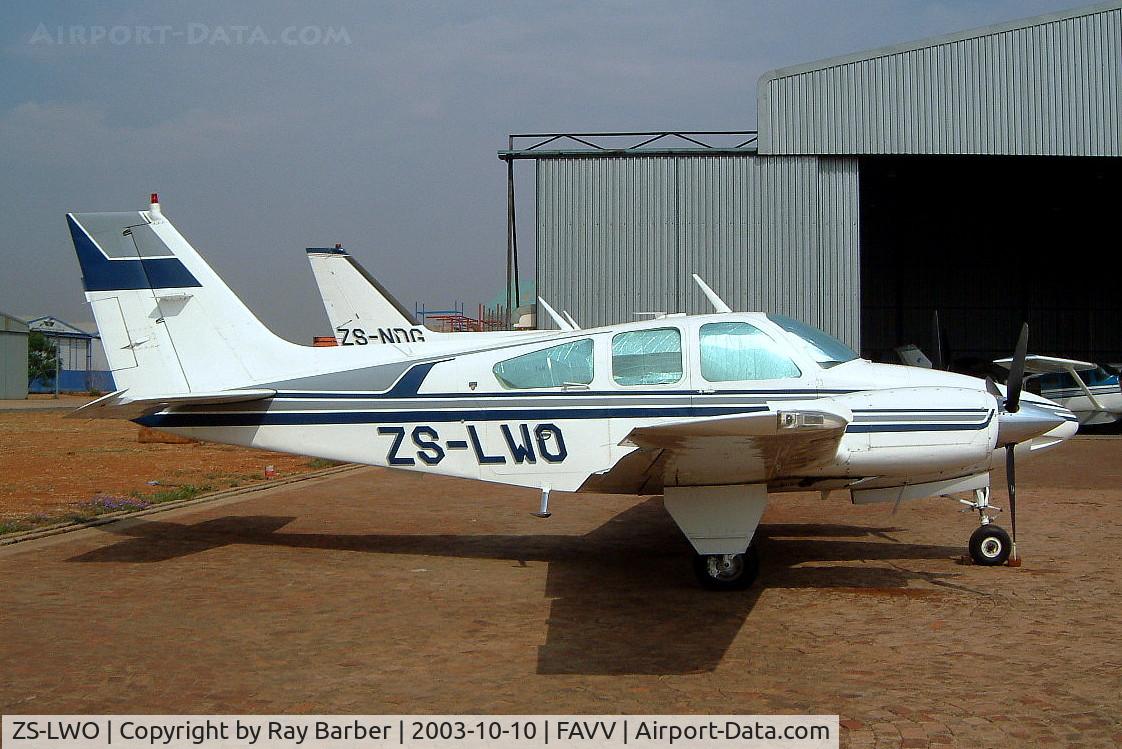 ZS-LWO, 1978 Beech 95-B55 (T42A) Baron C/N TC-2115, Beech 95-B55 Baron [TC-2115] Vereeniging~ZS 10/10/2003