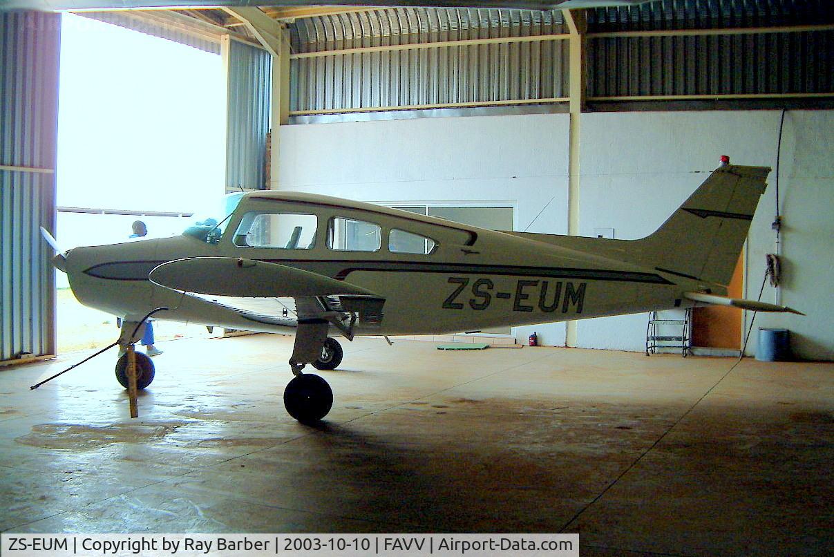 ZS-EUM, 1967 Beech A23-24 Musketeer Super III C/N MA-133, Beech A23-24 Musketeer Super III [MA-133] Vereeniging~ZS 10/10/2003