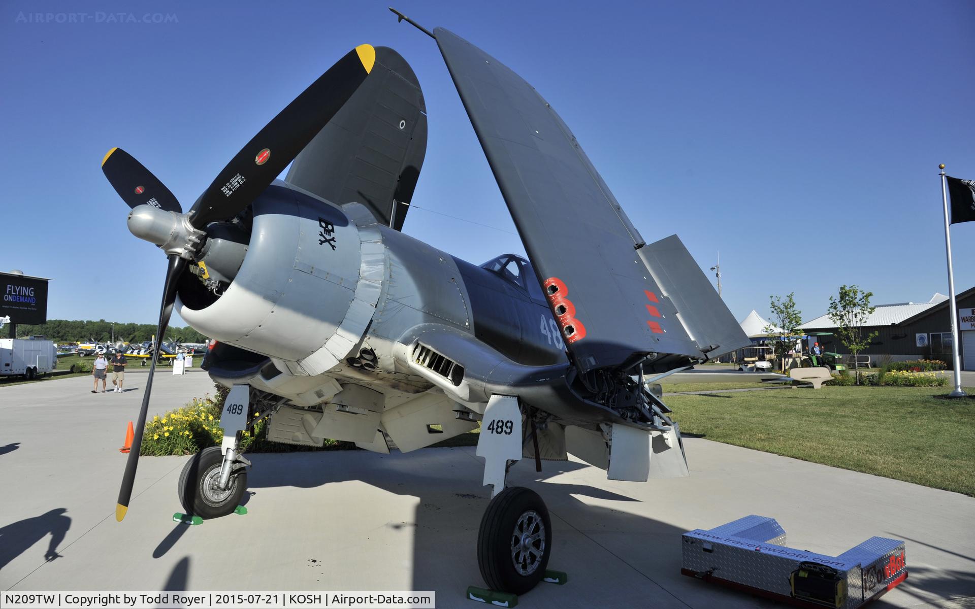 N209TW, Goodyear FG-1D Corsair C/N 3750, Airventure 2015