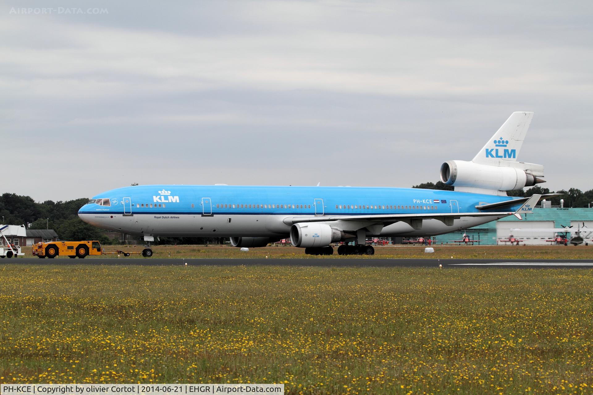 PH-KCE, 1994 McDonnell Douglas MD-11 C/N 48559, unusual sight : an airliner landing at an airshow !