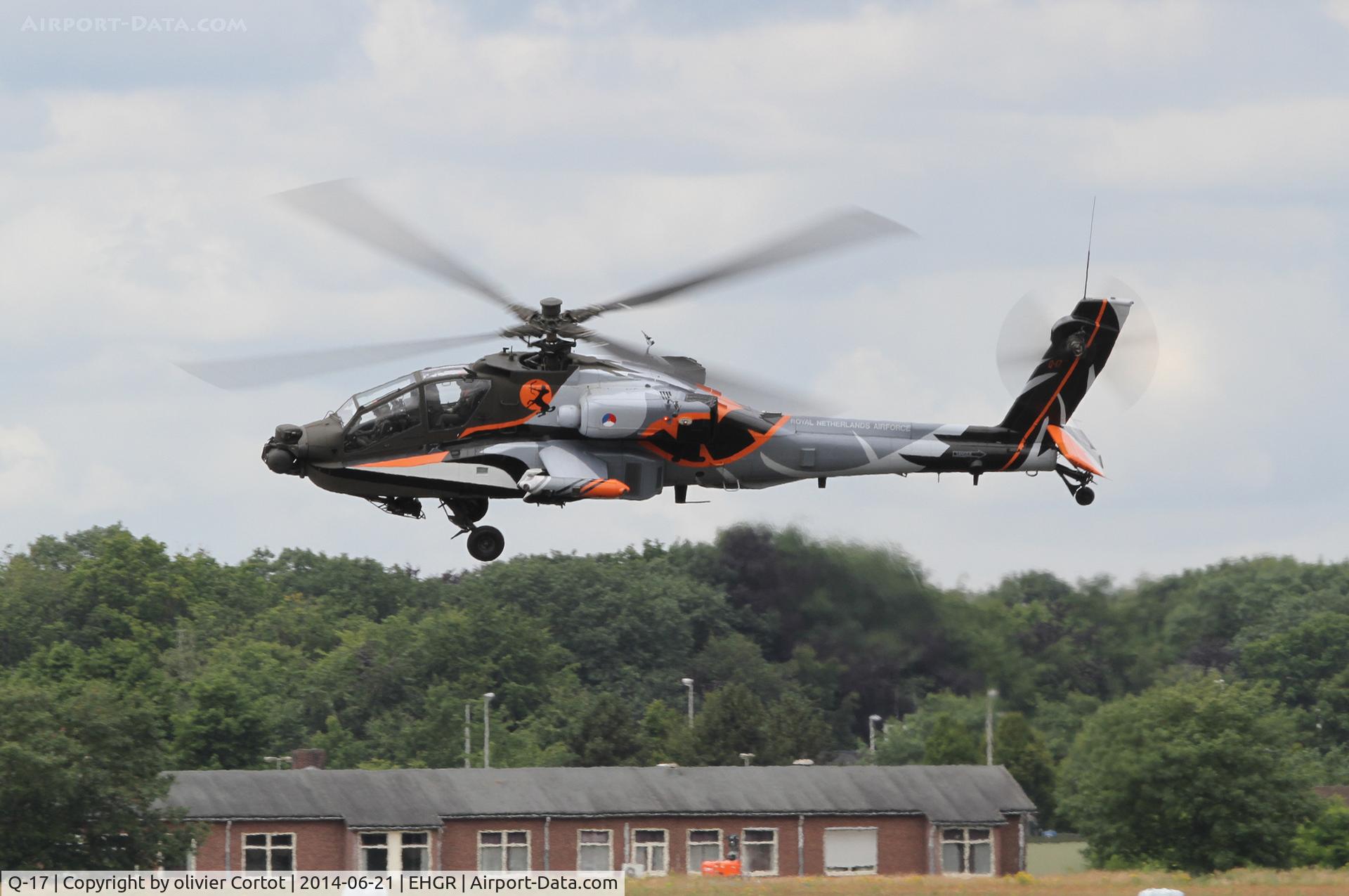 Q-17, 1998 Boeing AH-64DN Apache C/N DN017, nice paint job !