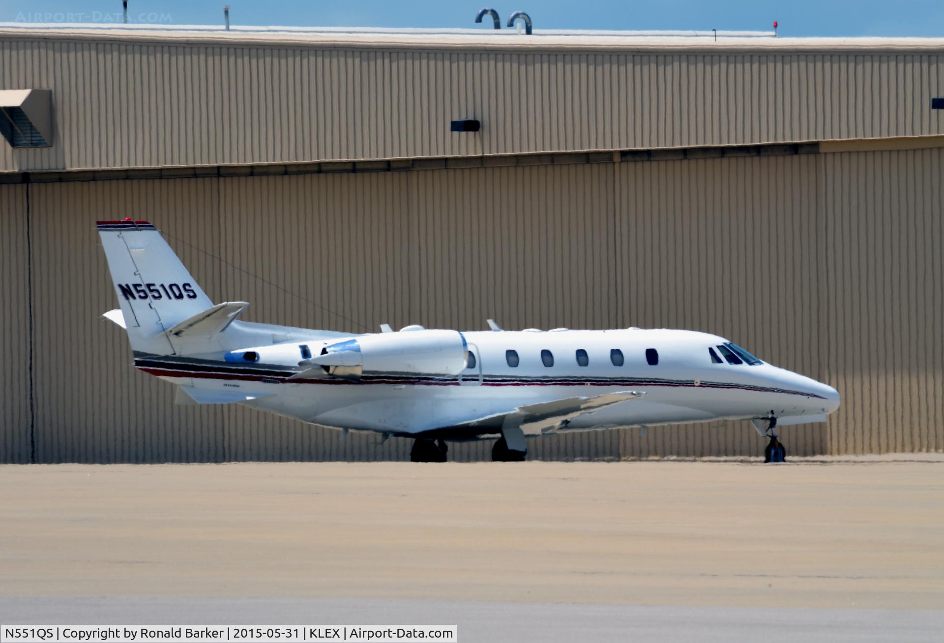 N551QS, 1996 British Aerospace BAE125 HAWKER 1000A C/N 259051, On the ramp Lexington