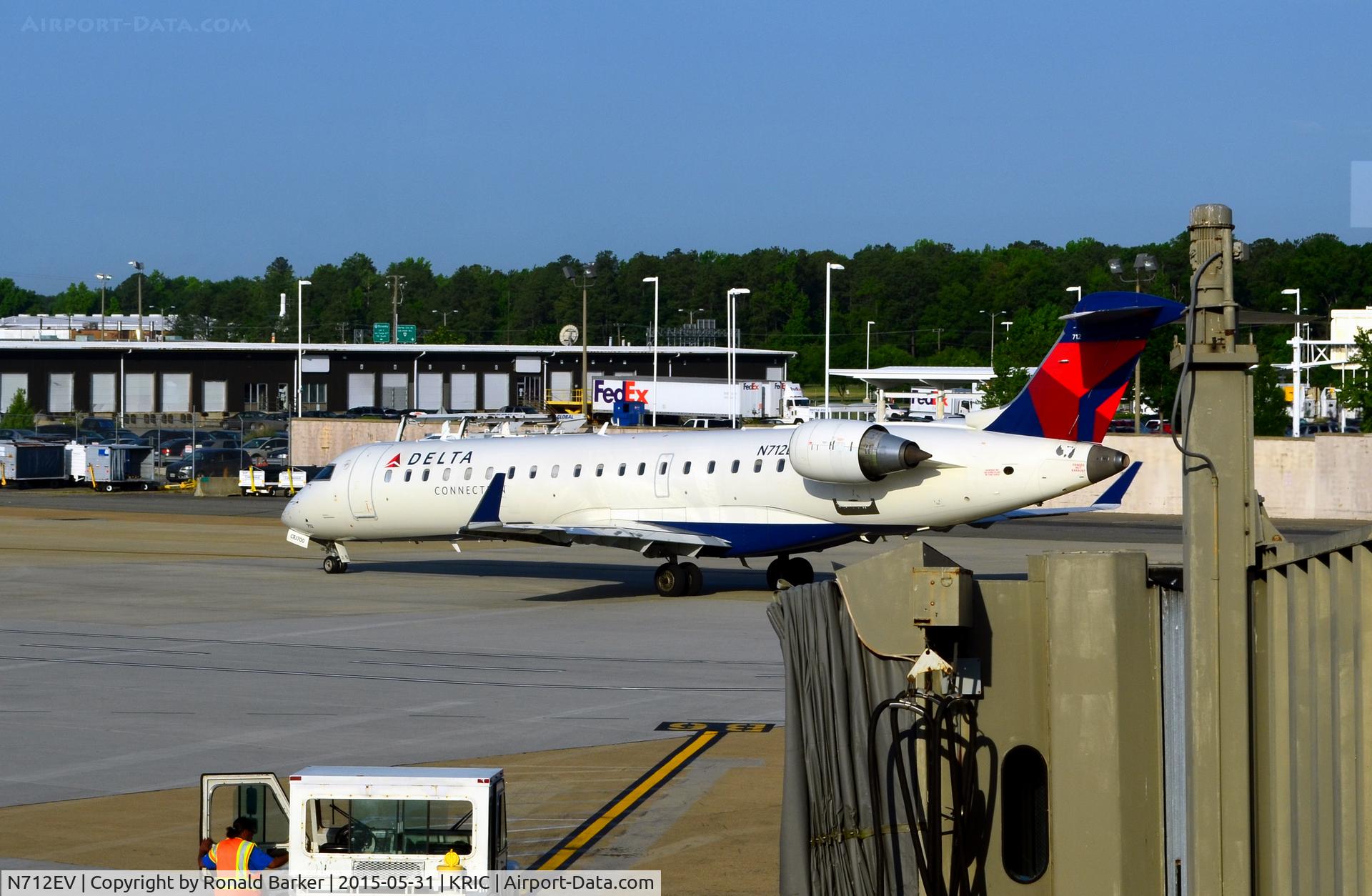 N712EV, 2002 Bombardier CRJ-701ER (CL-600-2C10) Regional Jet C/N 10074, Taxi Richmond