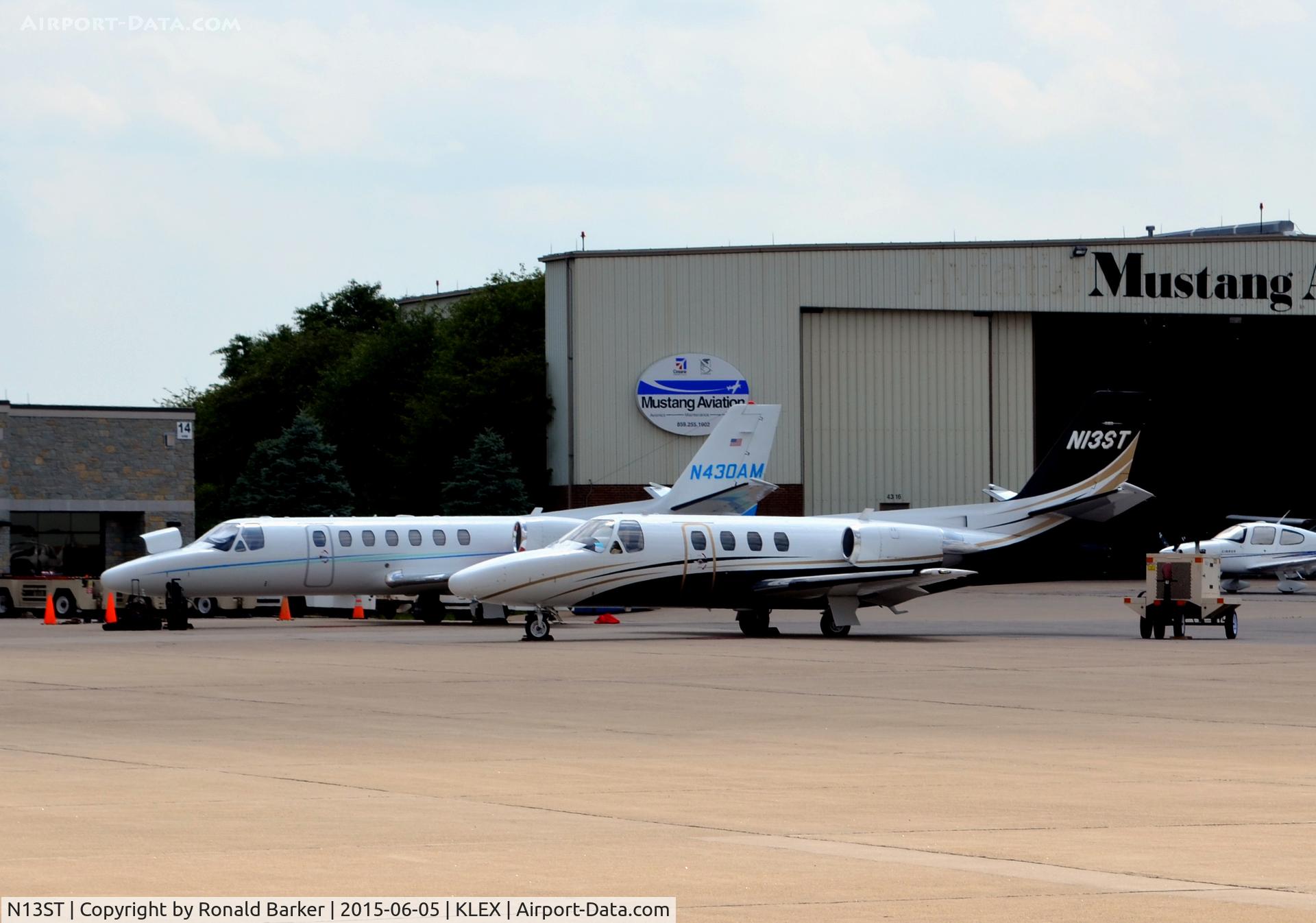 N13ST, 1978 Cessna 501 Citation I/SP C/N 501-0285, On the ramp Lexington