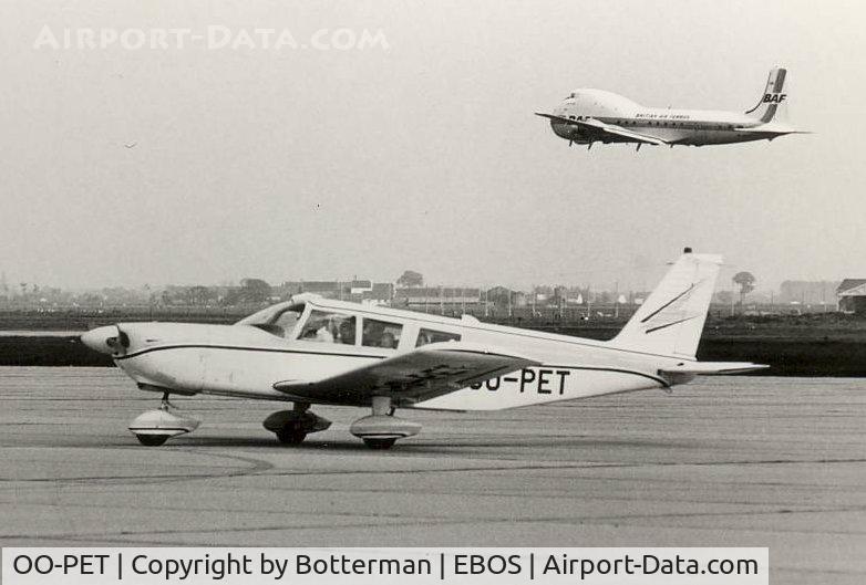 OO-PET, 1967 Piper PA-32-260 Cherokee Six Cherokee Six C/N 32-708, At Ostend Airport in 1968.