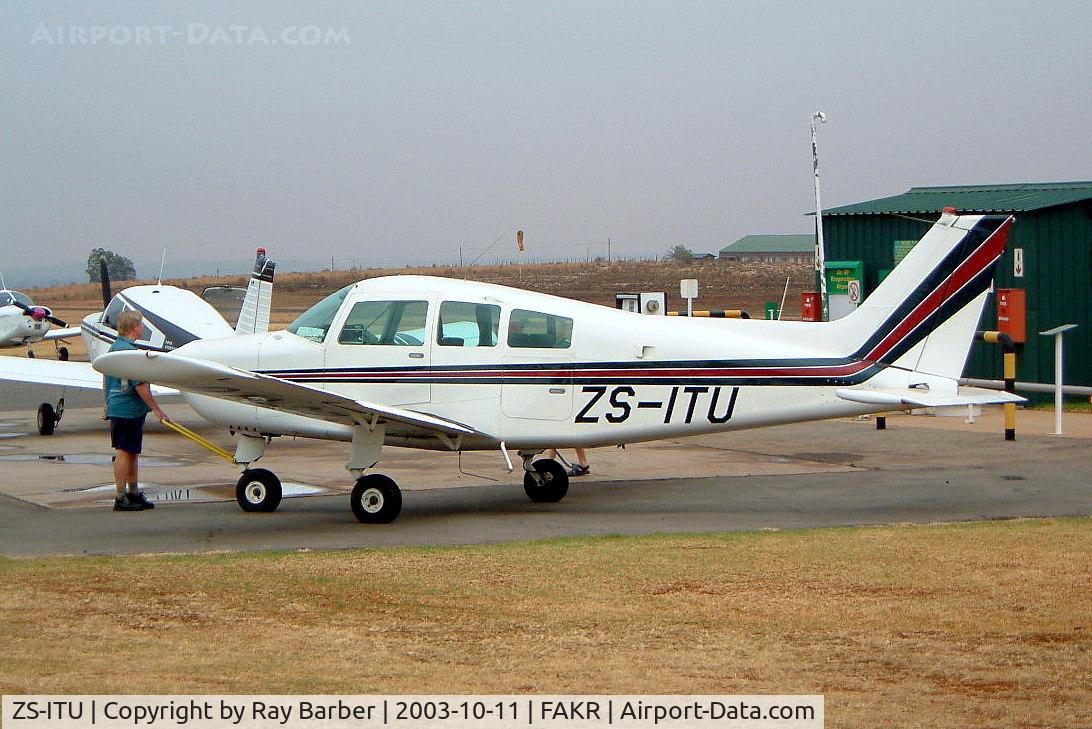 ZS-ITU, Beech C23 Sundowner 180 C/N M-1539, Beech C23 Sundowner 180 [M-1539] Krugersdorp~ZS 11/10/2003