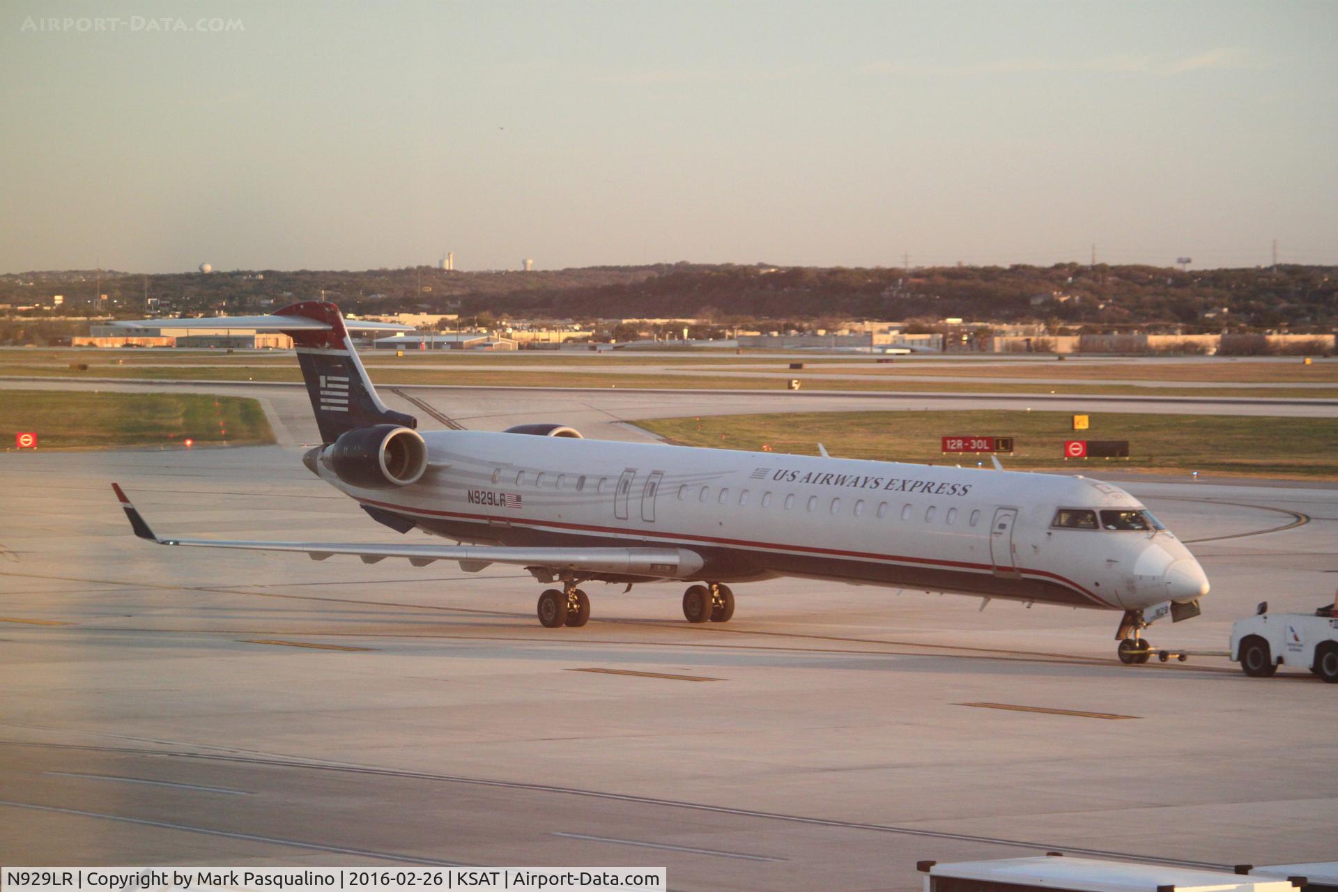 N929LR, 2005 Bombardier CRJ-900ER (CL-600-2D24) C/N 15029, CL600-2D24