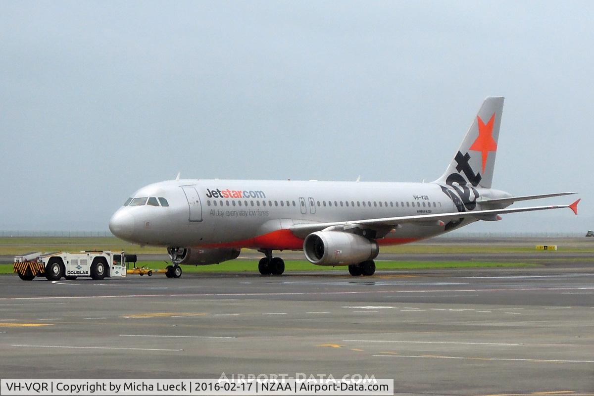 VH-VQR, 2005 Airbus A320-232 C/N 2526, At Auckland