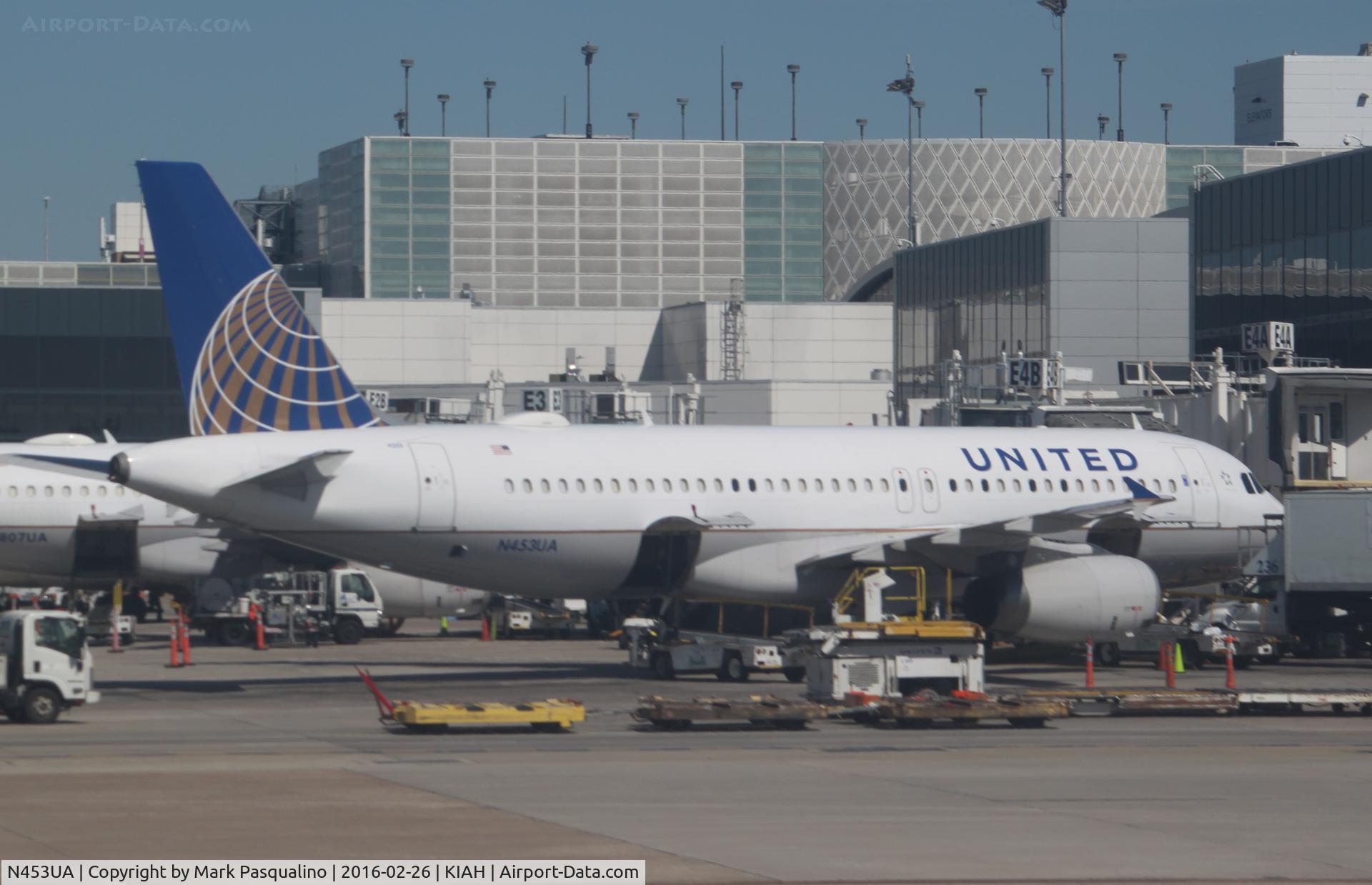 N453UA, 1999 Airbus A320-232 C/N 1001, Airbus A320