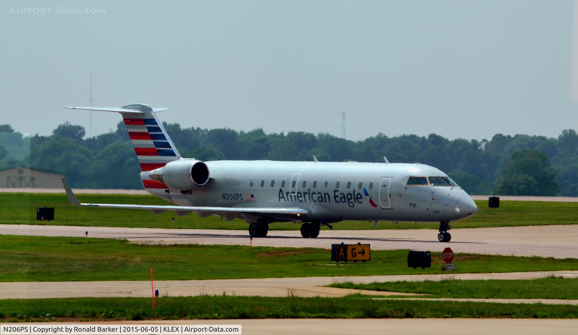 N206PS, 2003 Bombardier CRJ-200ER (CL-600-2B19) C/N 7860, Taxi Lexington