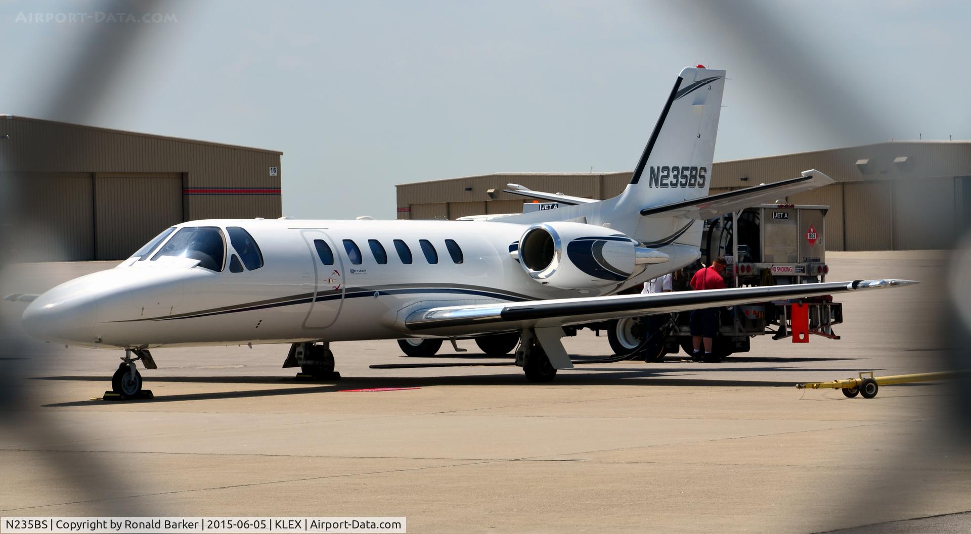 N235BS, 1999 Cessna 550 C/N 550-0899, Ramp Lexington