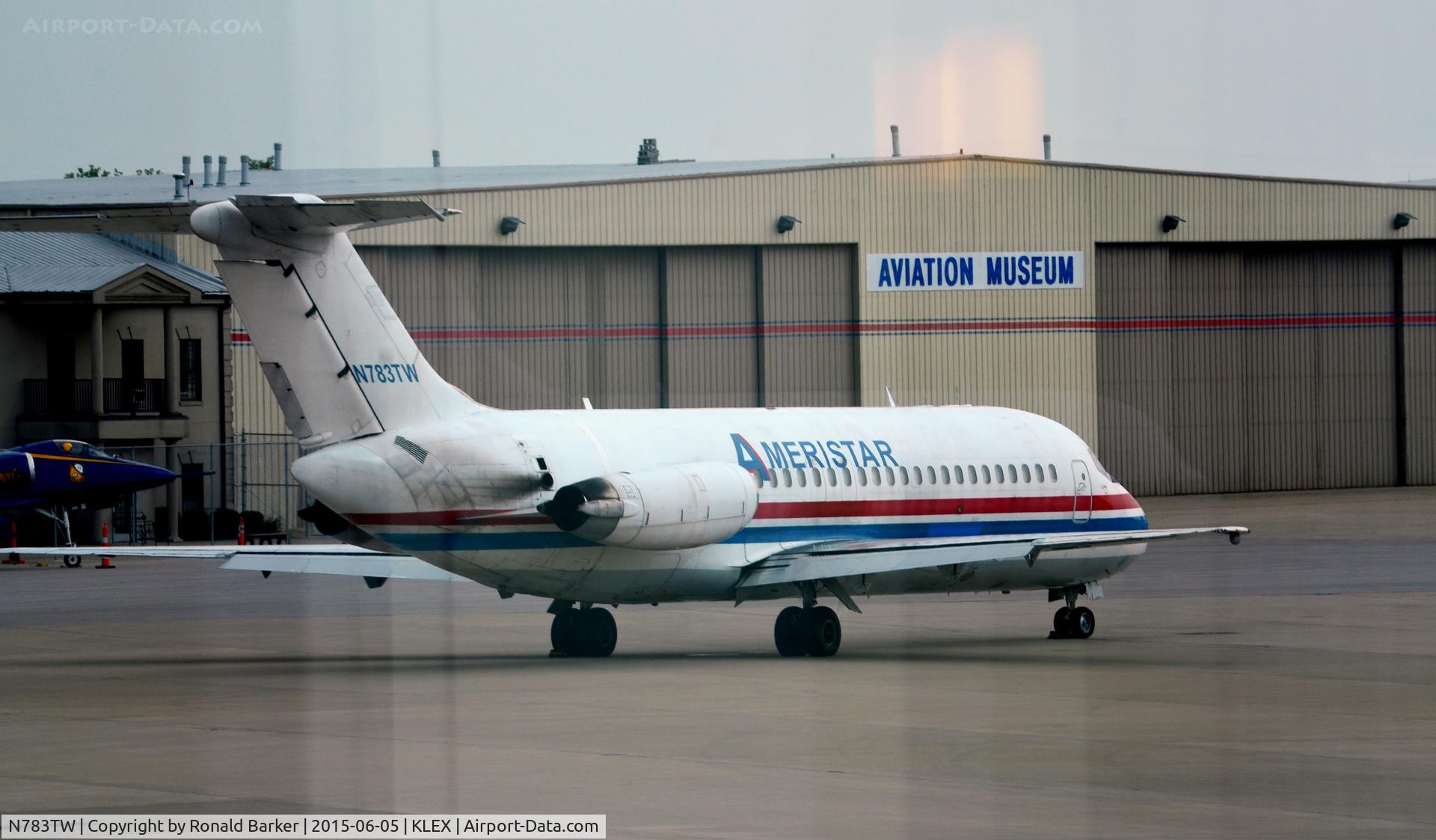 N783TW, 1966 Douglas DC-9-15RC C/N 47010, On the ramp Lexington