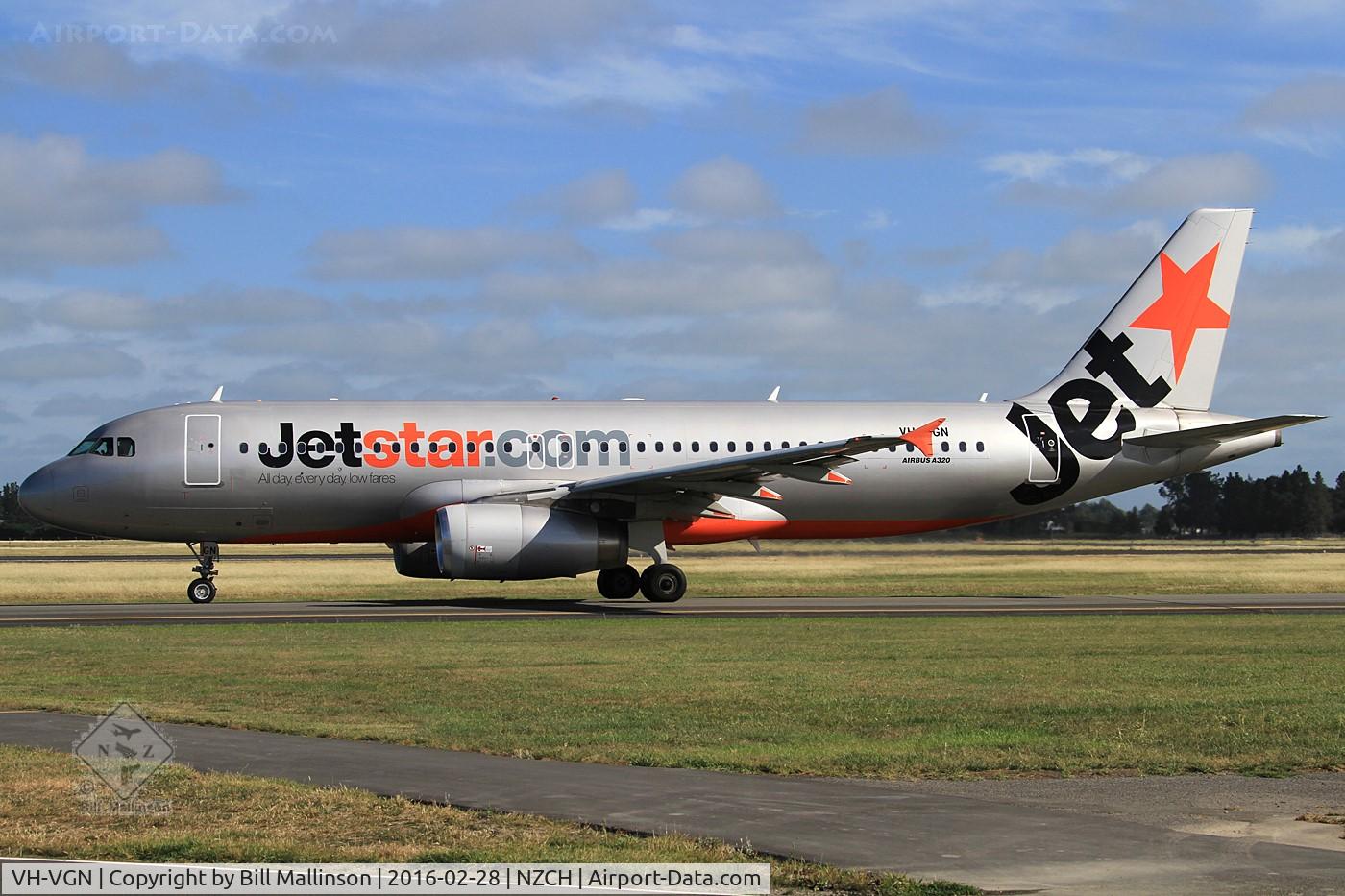 VH-VGN, 2010 Airbus A320-232 C/N 4434, taxi to 02
