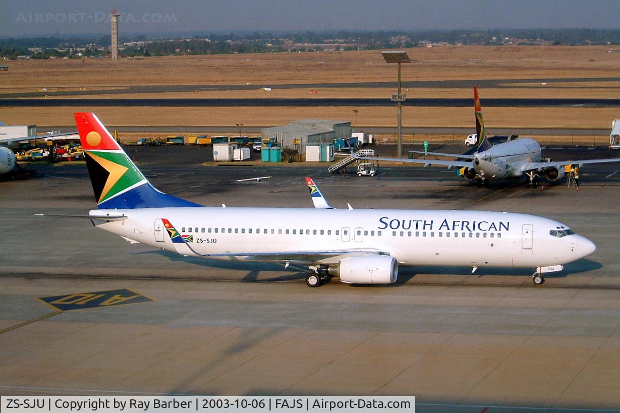 ZS-SJU, 2003 Boeing 737-844 C/N 32634, Boeing 737-844 [32634] (South African Airways) Johannesburg Int~ZS 06/10/2003