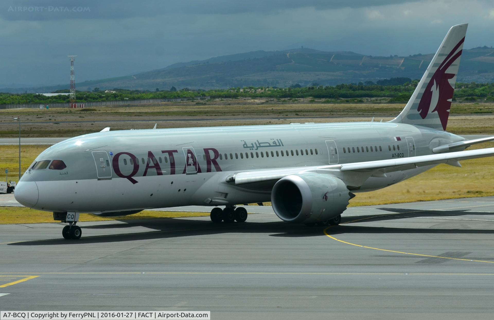 A7-BCQ, 2014 Boeing 787-8 Dreamliner C/N 38335, Qatar B788 taxying-inn.