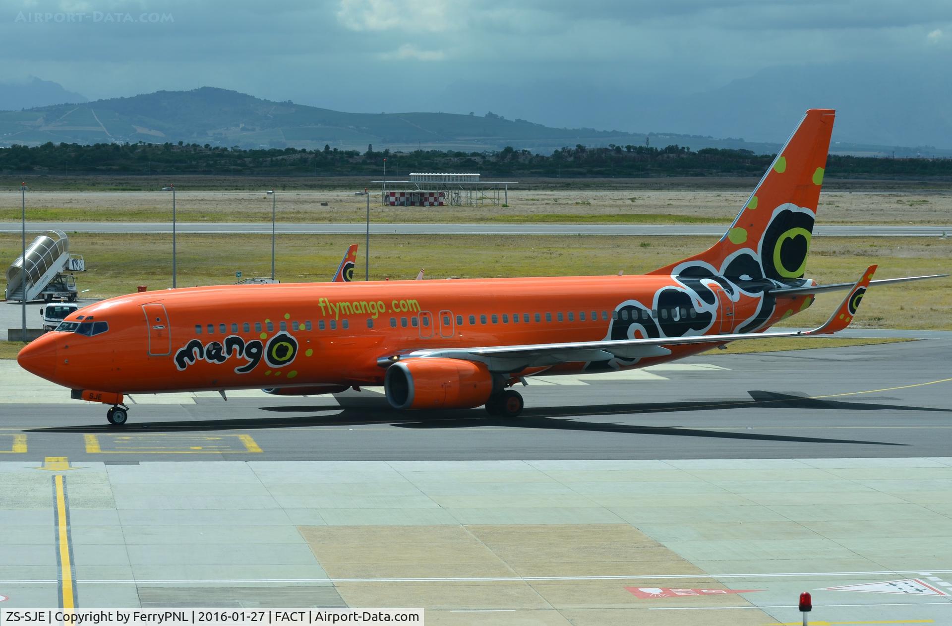 ZS-SJE, 2000 Boeing 737-85F C/N 28830, Mango B738 arriving in CPT