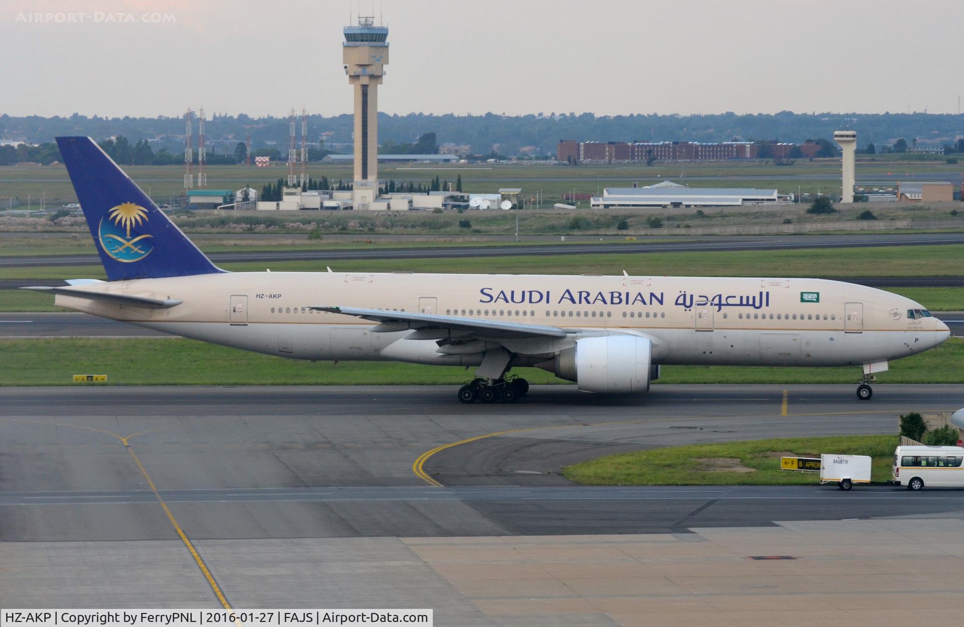 HZ-AKP, Boeing 777-268/ER C/N 28359, Saudia B772 taxying out for departure.