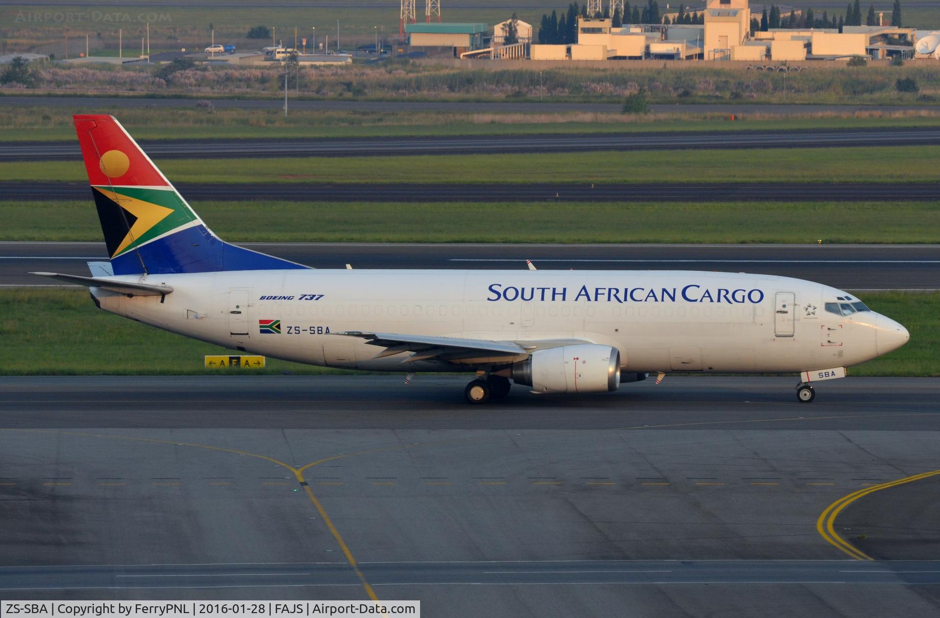 ZS-SBA, 1992 Boeing 737-3Y0(BDSF) C/N 26070, SAA B733F taxying to the runway.