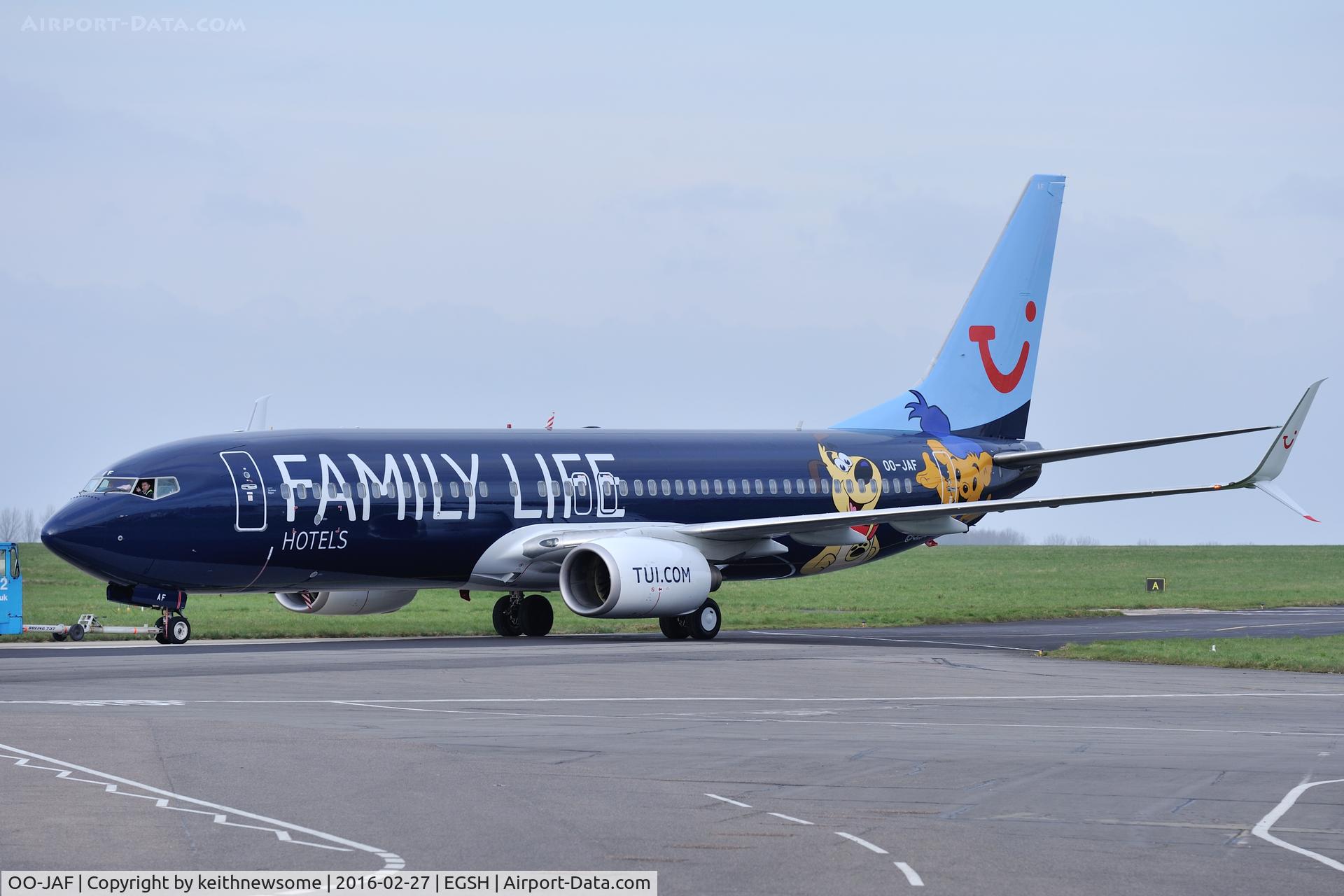 OO-JAF, 2007 Boeing 737-8K5 C/N 35133, Towed from re-spray.