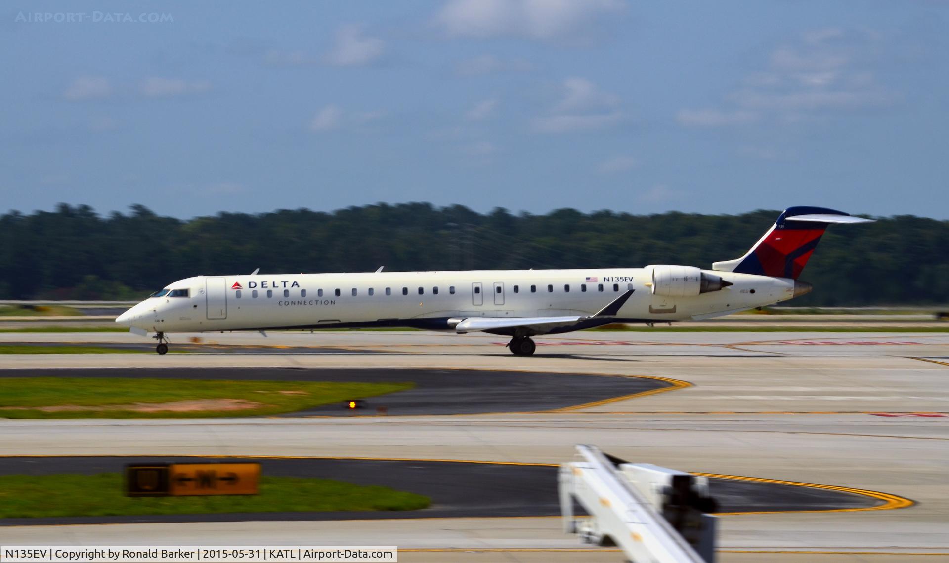 N135EV, 2009 Bombardier CRJ-900ER (CL-600-2D24) C/N 15225, Takeoff Atlanta