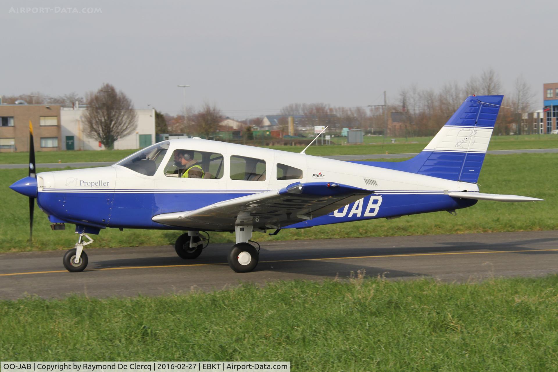 OO-JAB, 2006 Piper PA-28-161 C/N 2842275, Taxiing to rwy 06.