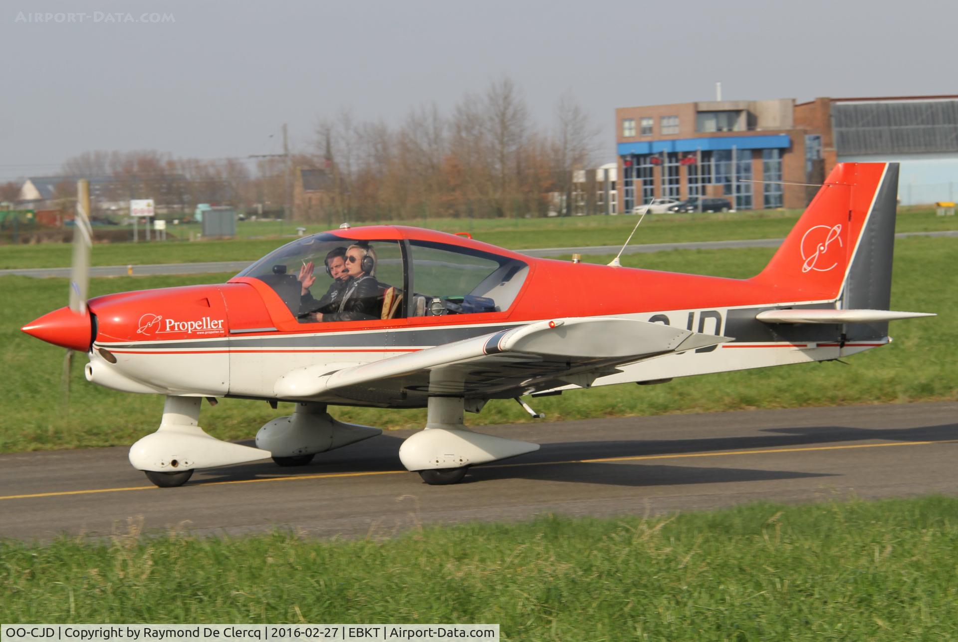 OO-CJD, 1993 Robin HR-200-120B C/N 255, Taxiing to rwy 06. Thanks for waving !