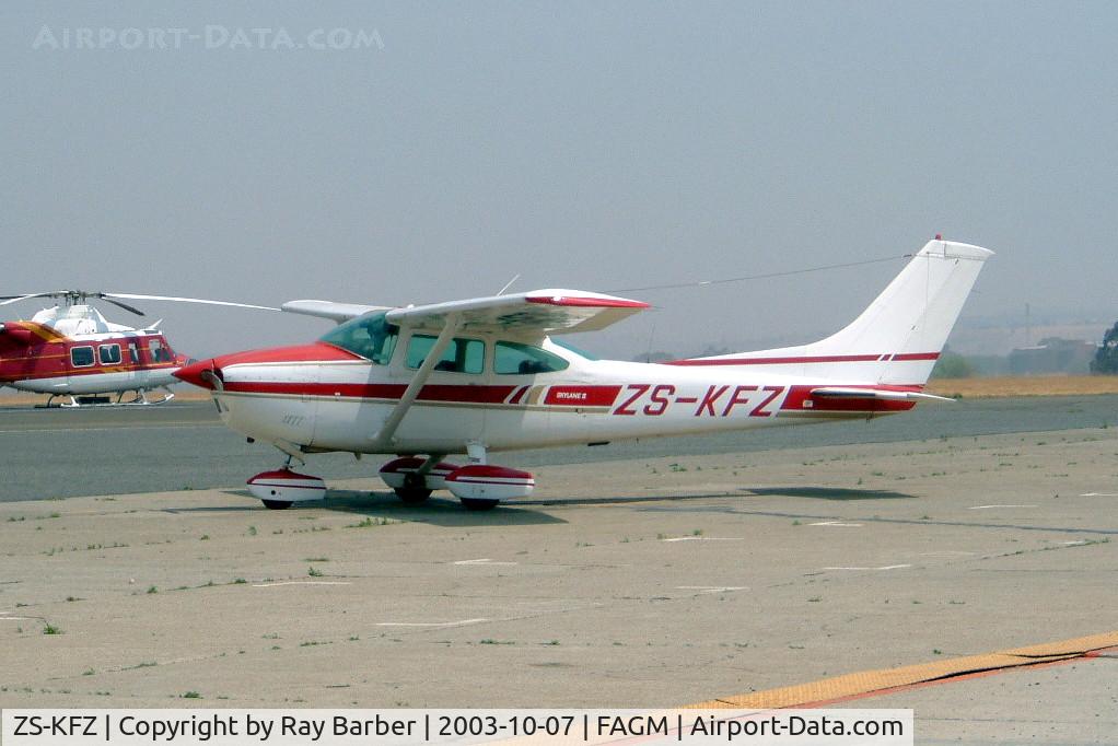 ZS-KFZ, 1979 Cessna 182Q Skylane C/N 18266894, Cessna 182Q Skylane II [182-66894] Johannesburg-Rand~ZS 07/10/2003