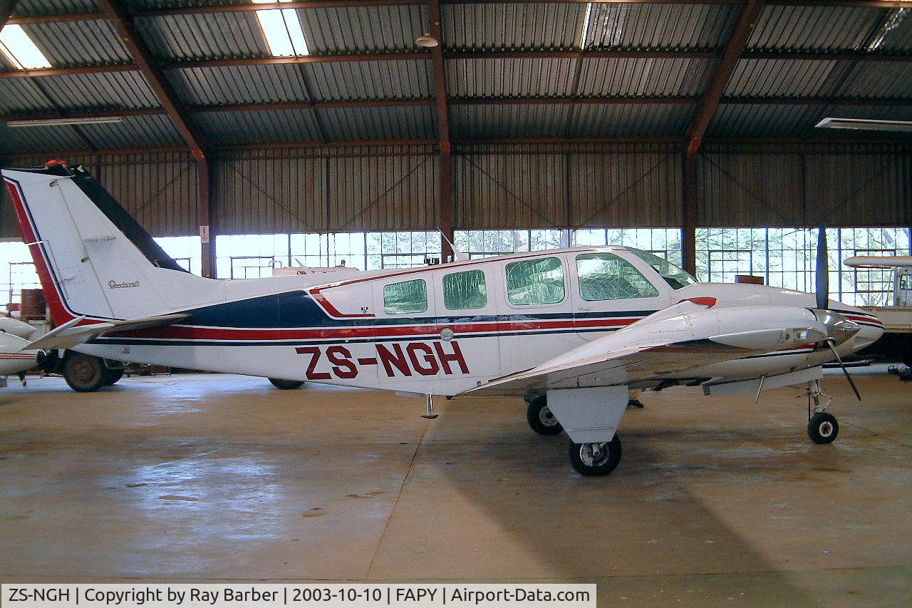 ZS-NGH, Beech 58 Baron C/N TH1226, Beech 58 Baron [TH-1226] Parys~ZS 10/10/2003