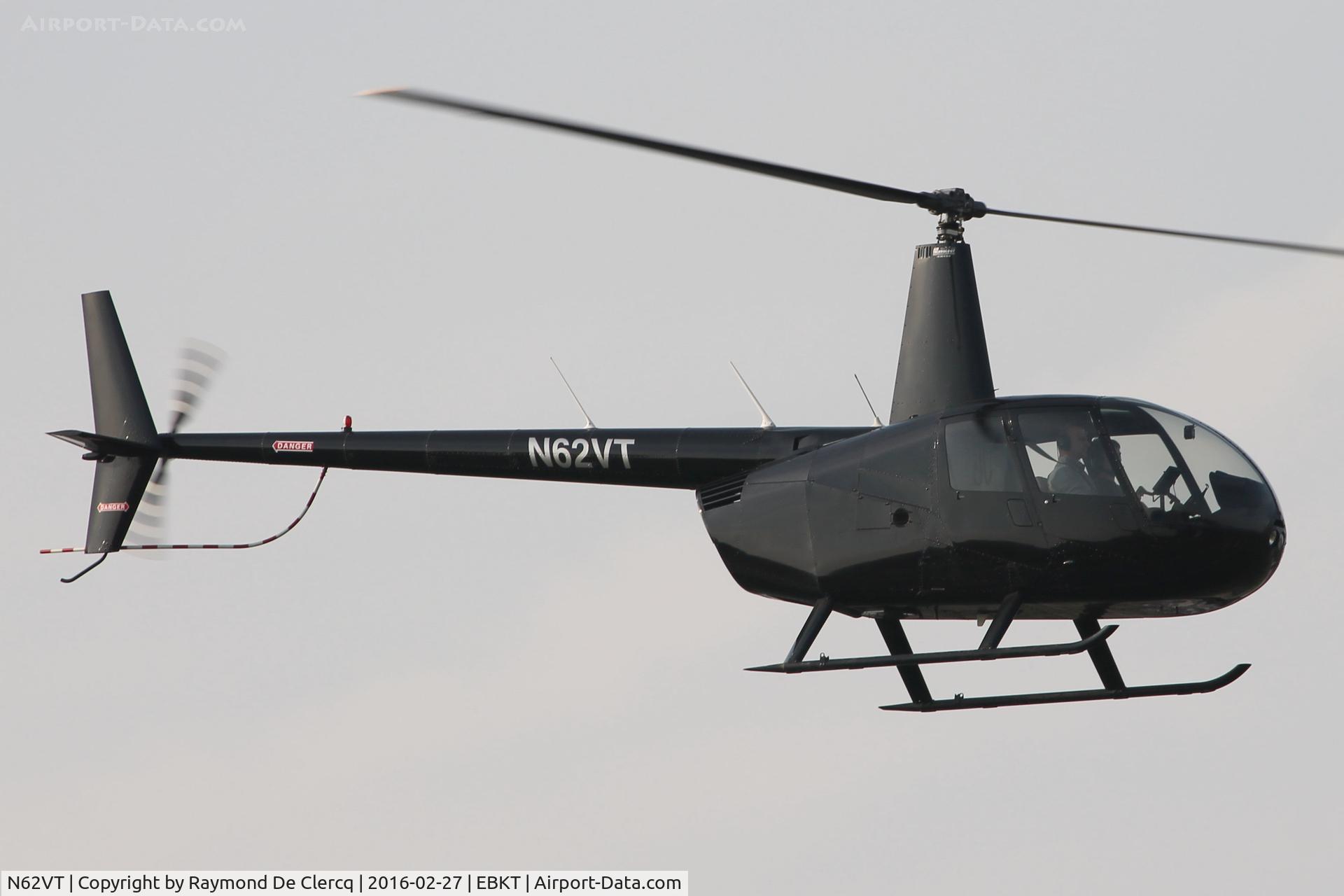 N62VT, 2010 Robinson R44 C/N 1904, Coming in to land at Wevelgem.